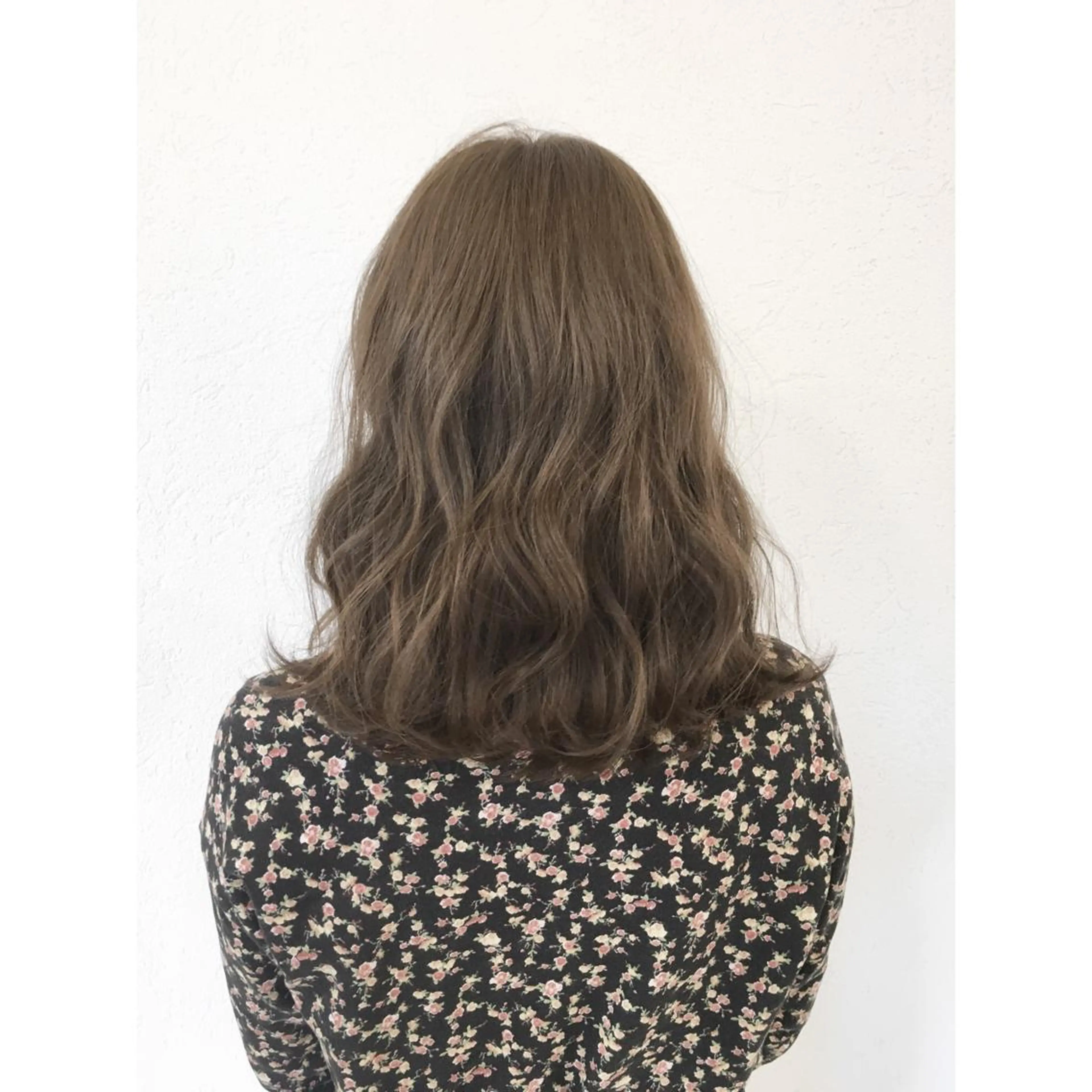 ミディアム カラー イルミナカラー biscohair 髪にドラマを。のヘアスタイル