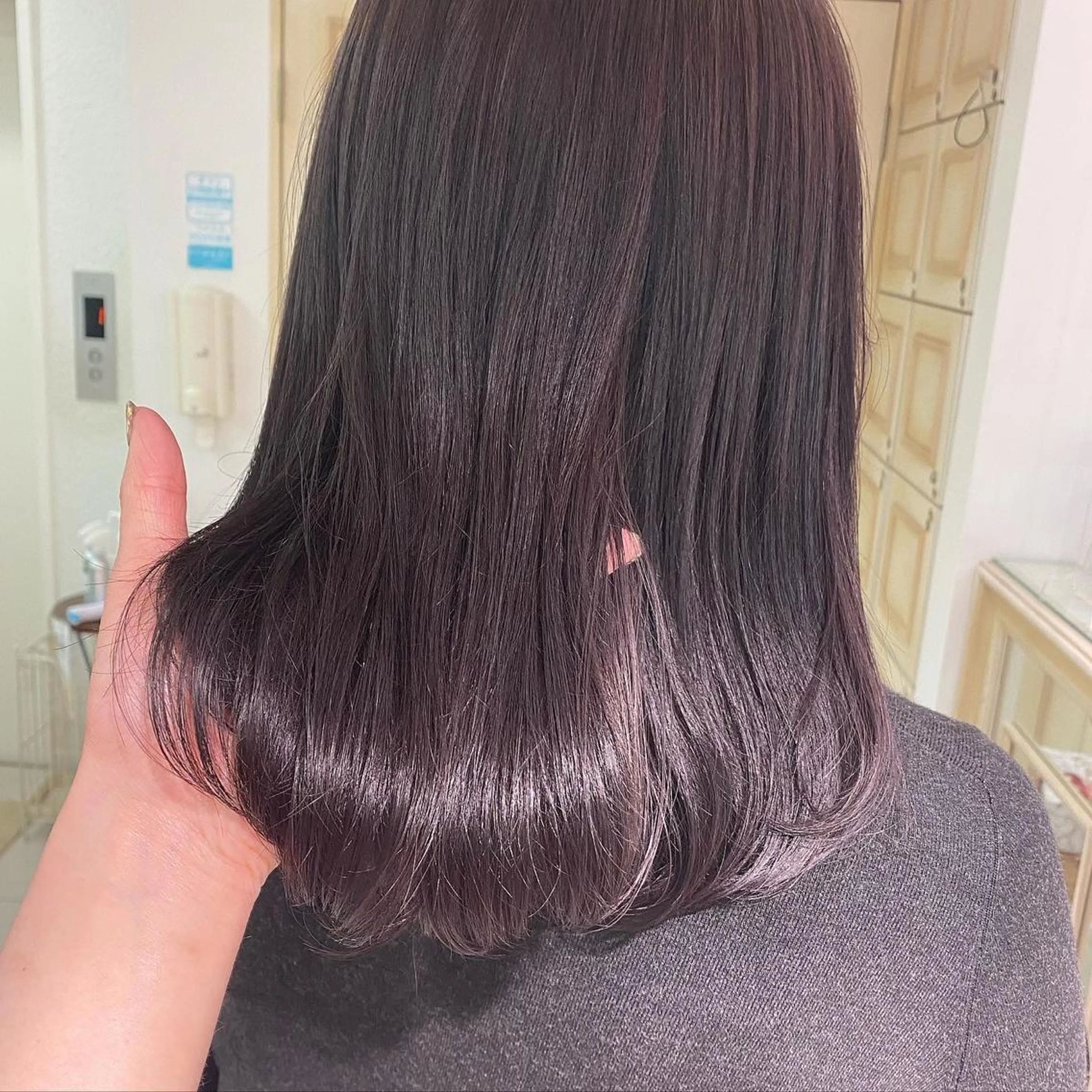 セミロング カラー 透明感カラー 古山 結季🌙🖤のヘアスタイル