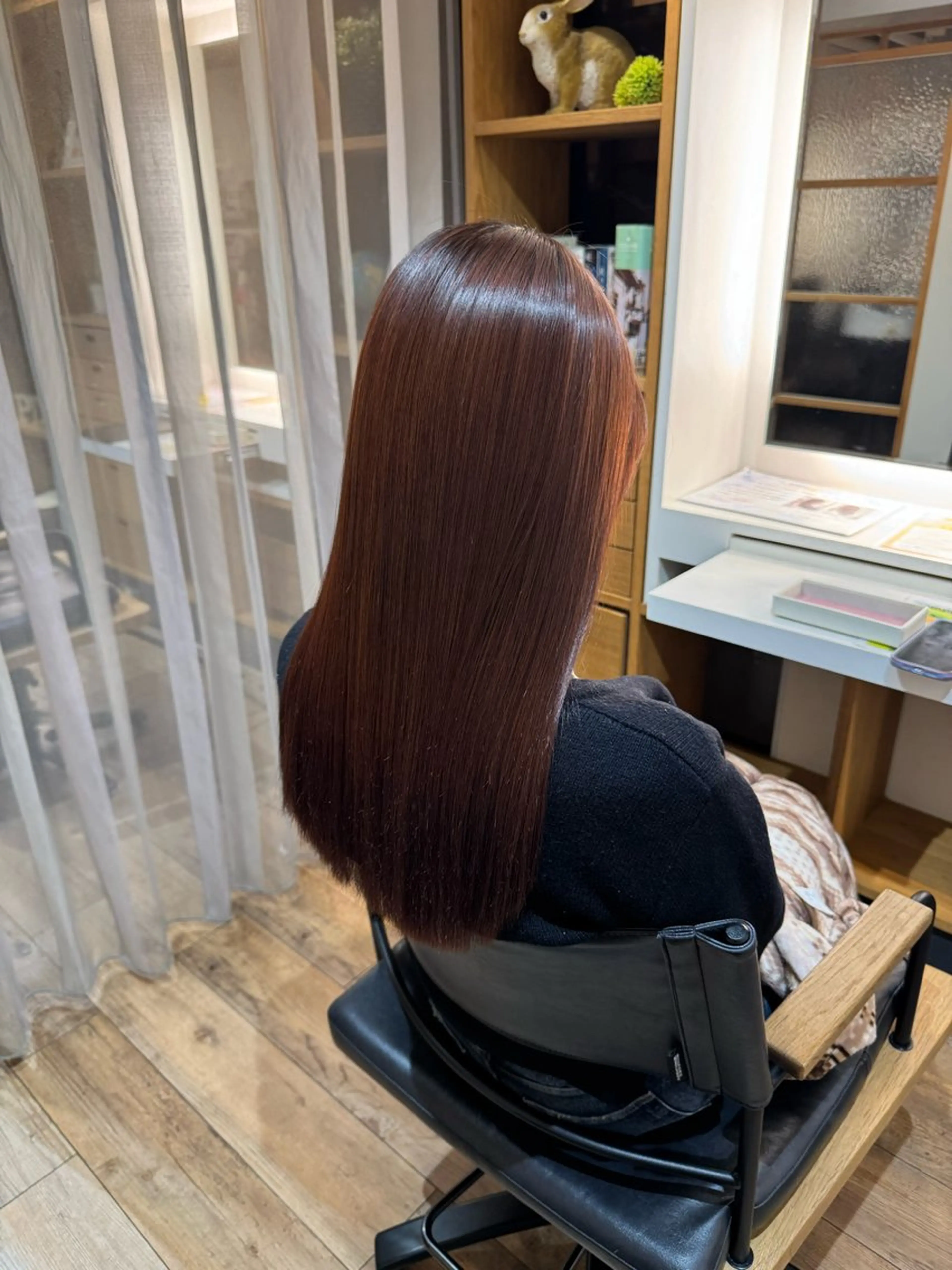 セミロング カット 縮毛矯正 トリートメント afloatkobe所属・美髪/髪質改善 川口凌弥のヘアスタイル