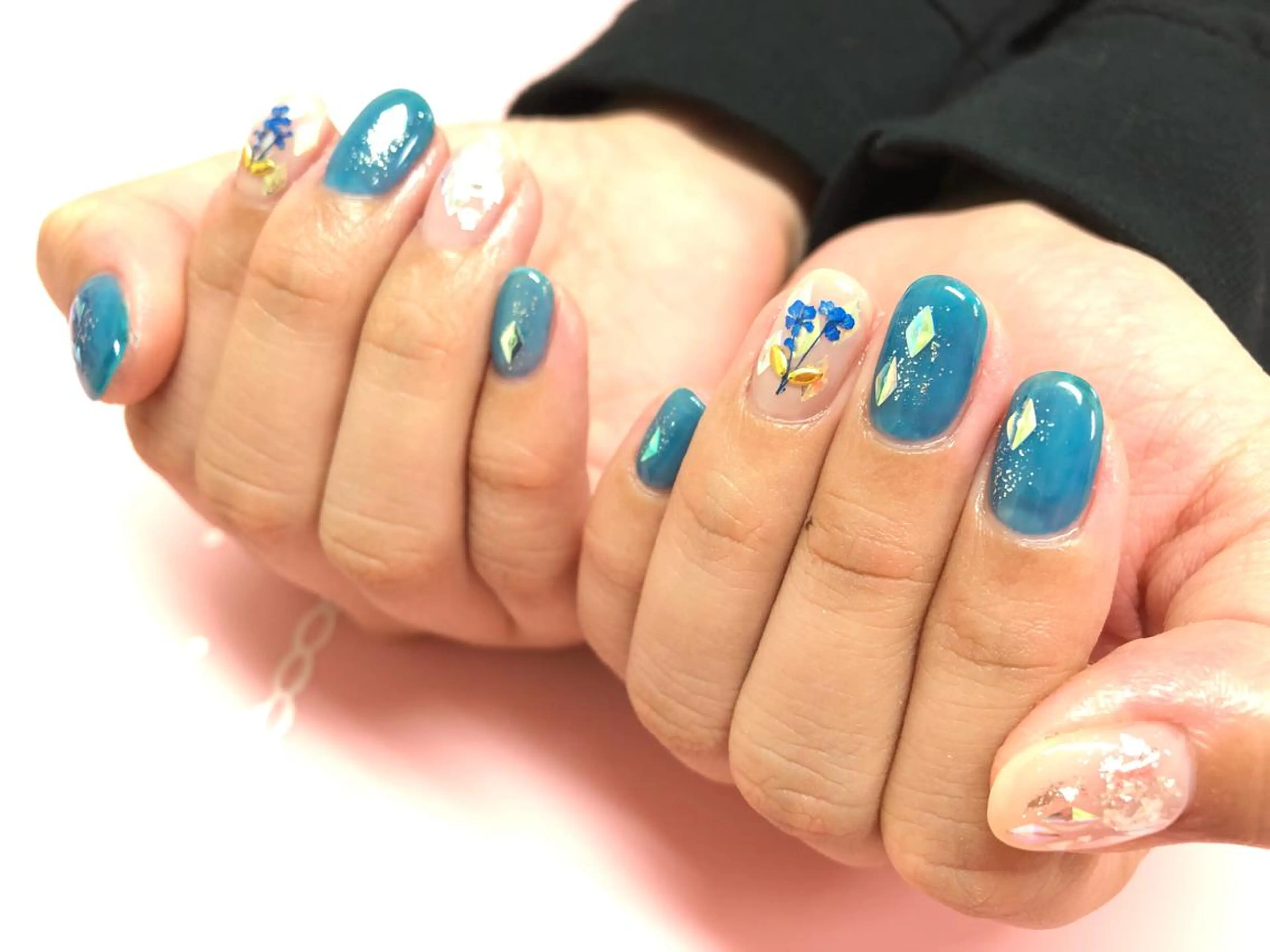 ネイル ユリシスネイル 担当近藤のネイルデザイン