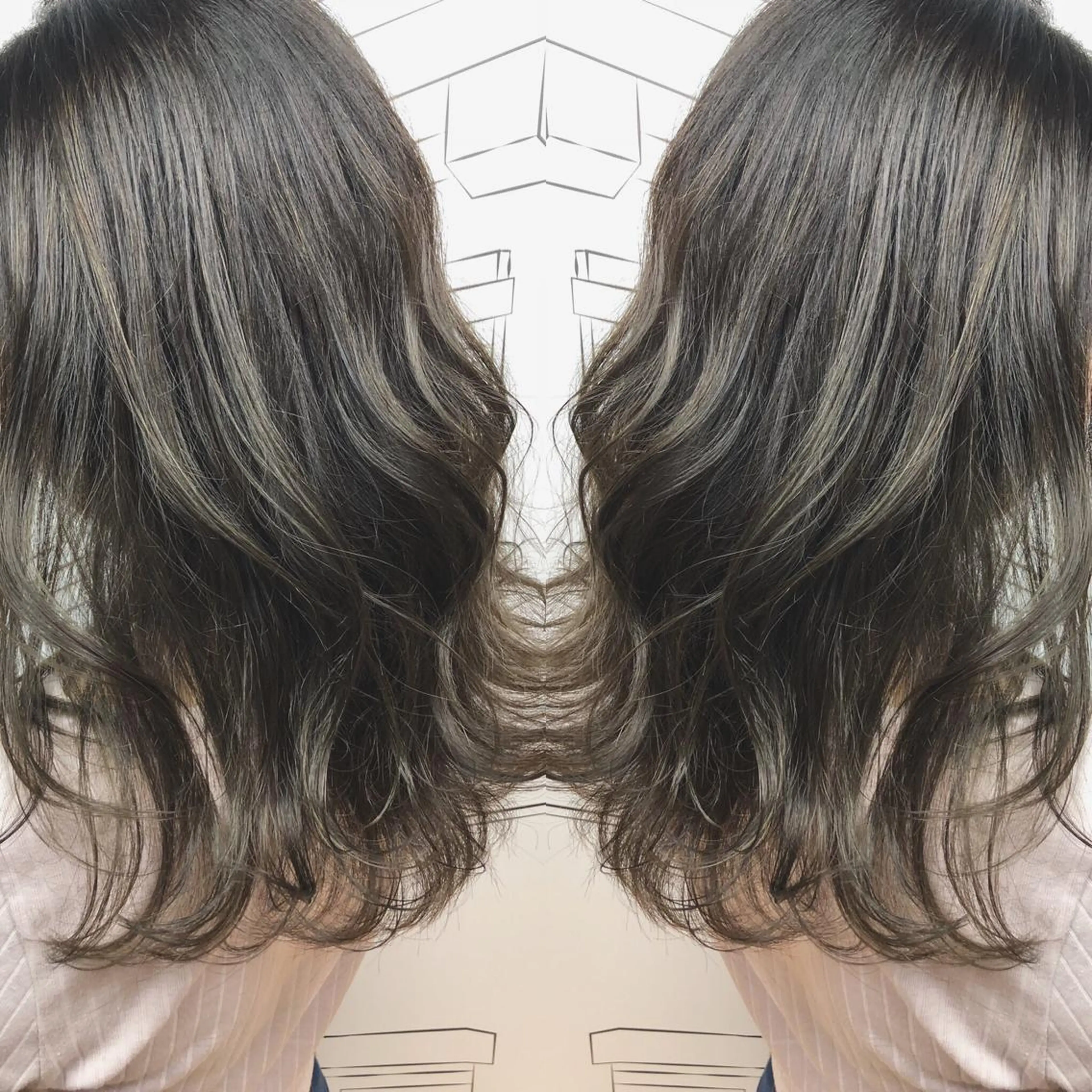 ミディアム カラー TOMOKA 艶髪/透明感カラーのヘアスタイル