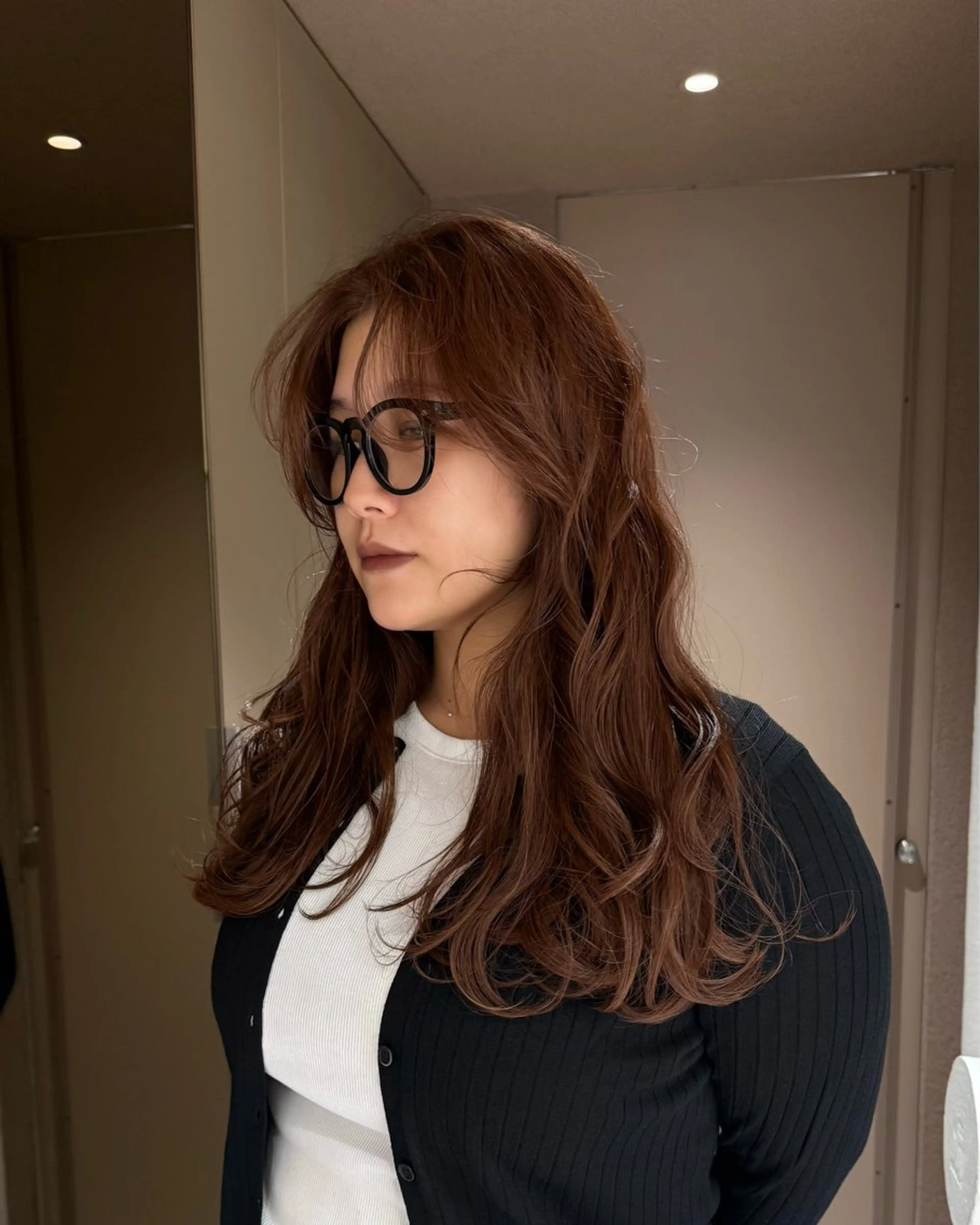 ロング カラー ベージュカラー ブリーチ 透明感カラー ダブルカラー ブリーチなしカラー ヘアカラー maison mile所属・Akari暖色カラー /レイヤーカットのヘアスタイル