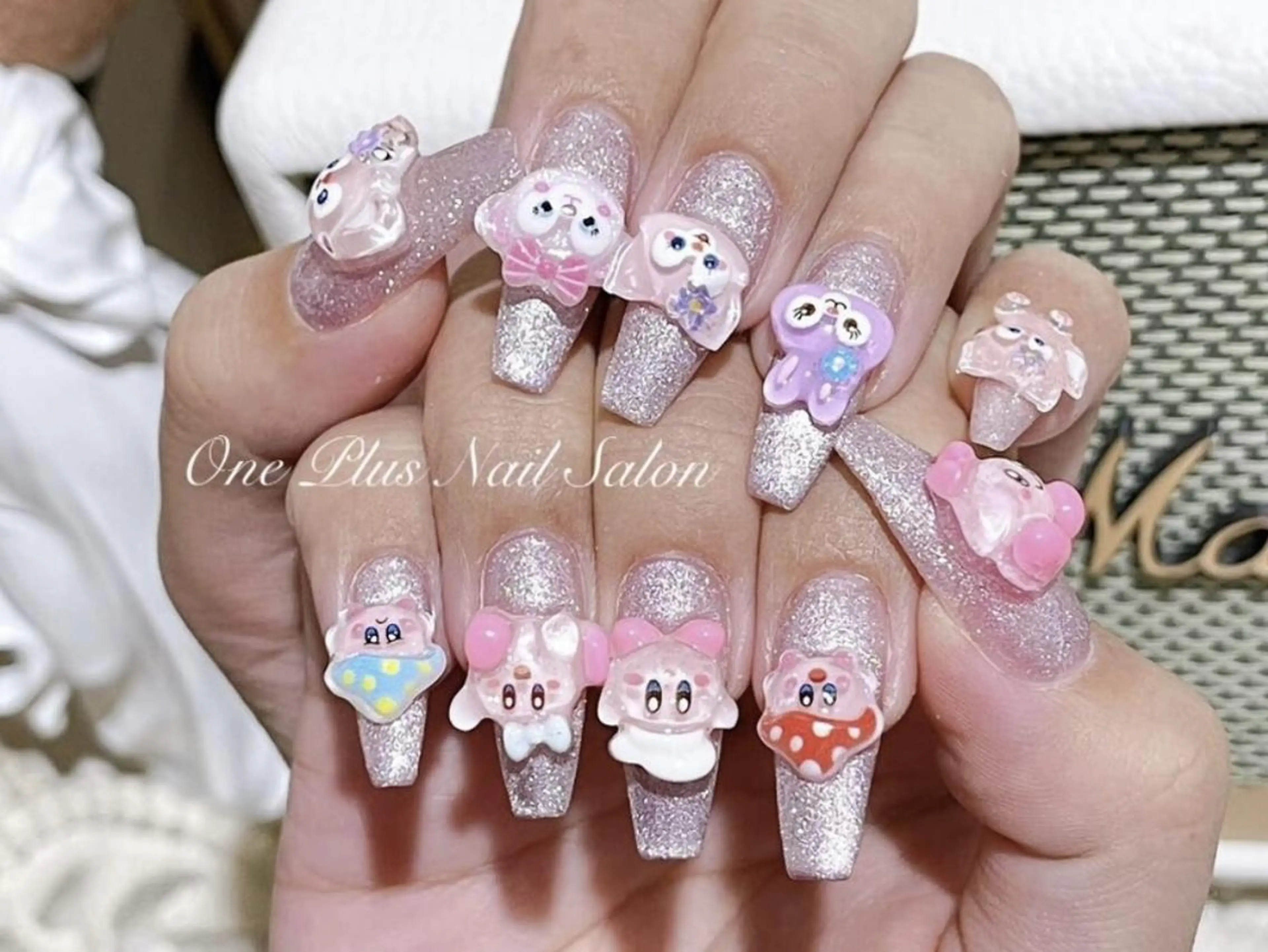 ネイル ジェルネイル キラキラネイル 韓国ネイル ラメ(グリッター) マグネットネイル One plus StudioNailのネイルデザイン