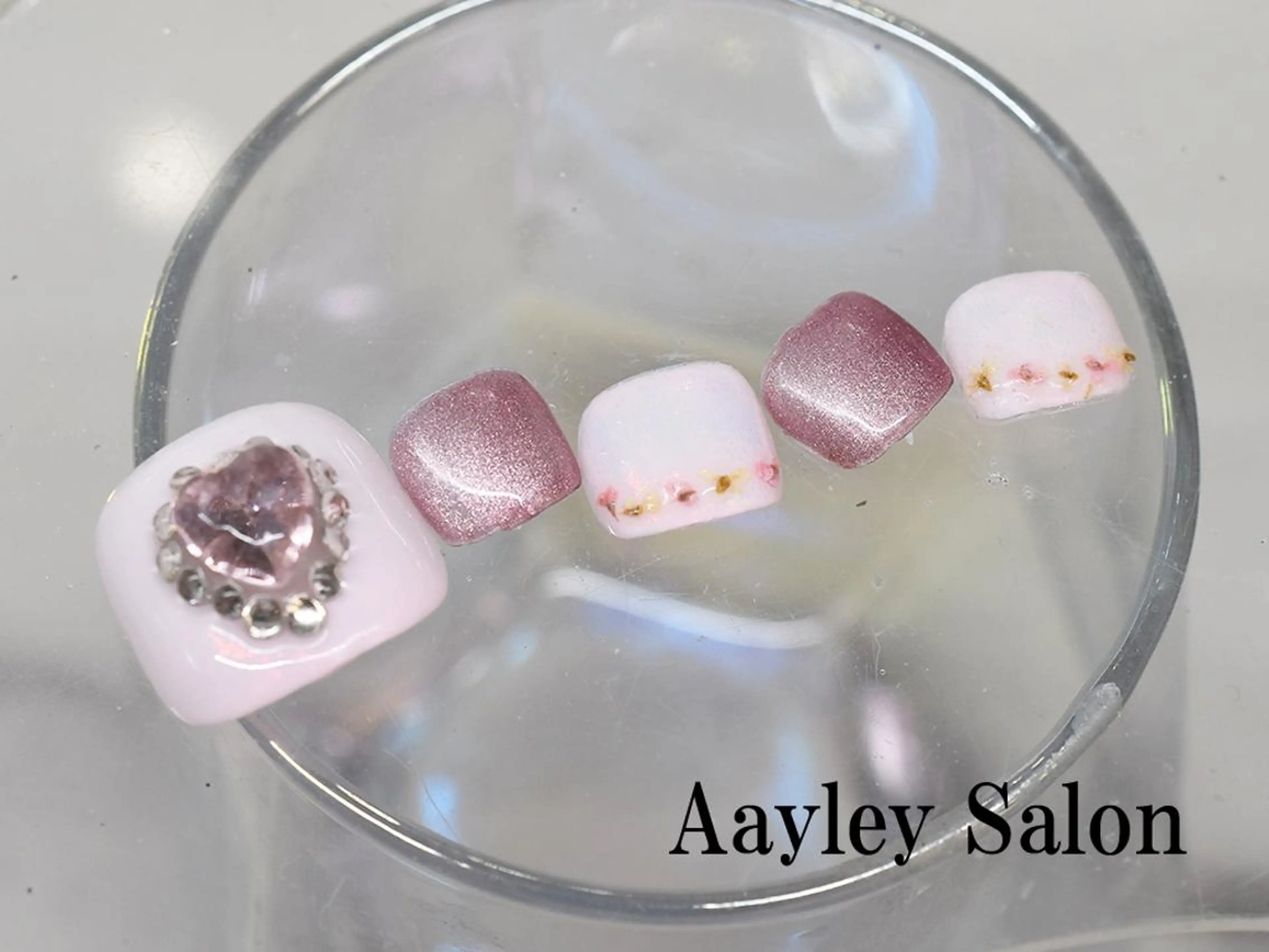 カラー ネイル Aayley アイリ―サロンのネイルデザイン