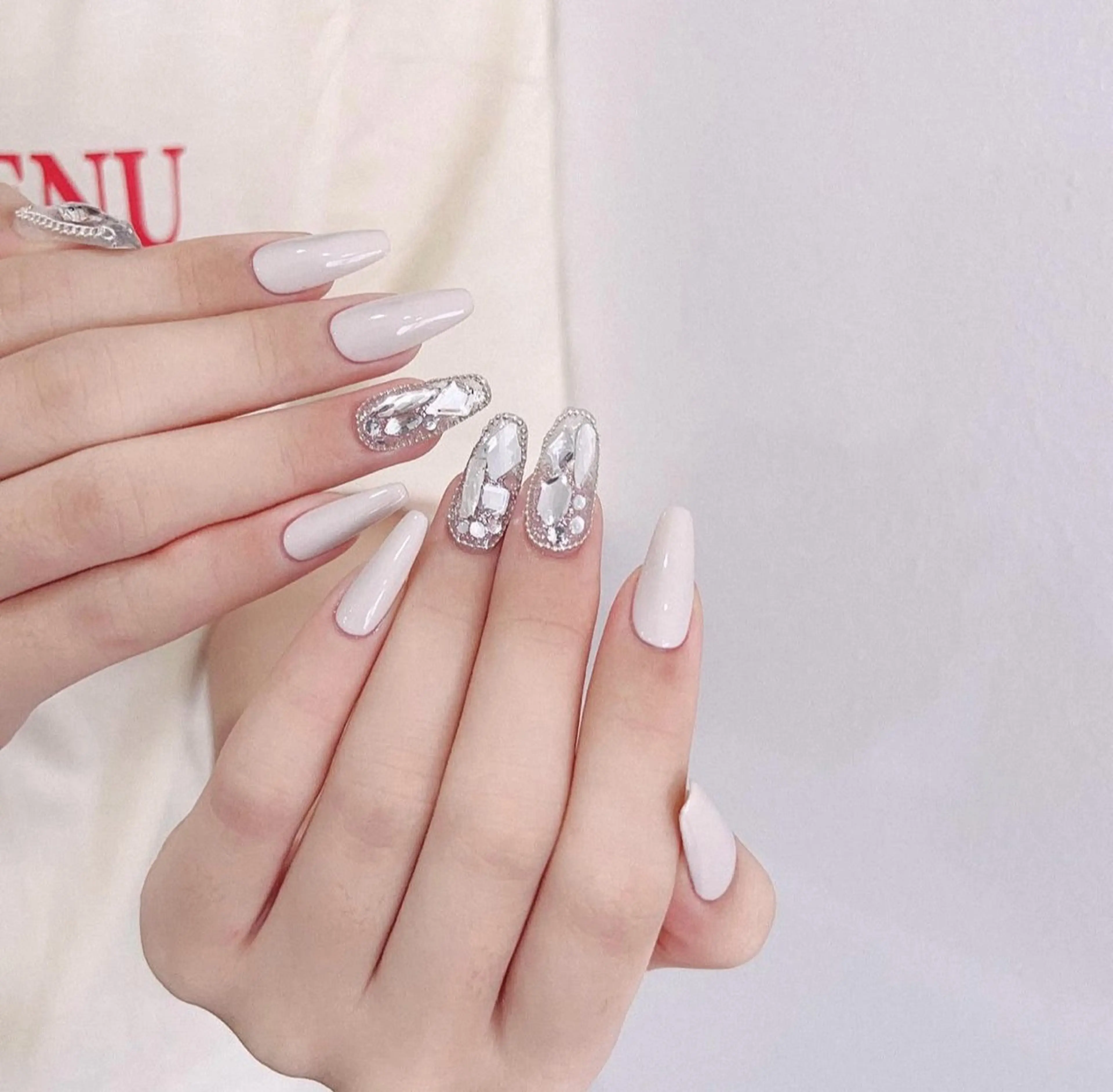 ネイル アートネイル オーロラネイル チークネイル フレンチネイル ガラスフレンチ ハンドネイル 🎀YooLi Nail salonのネイルデザイン