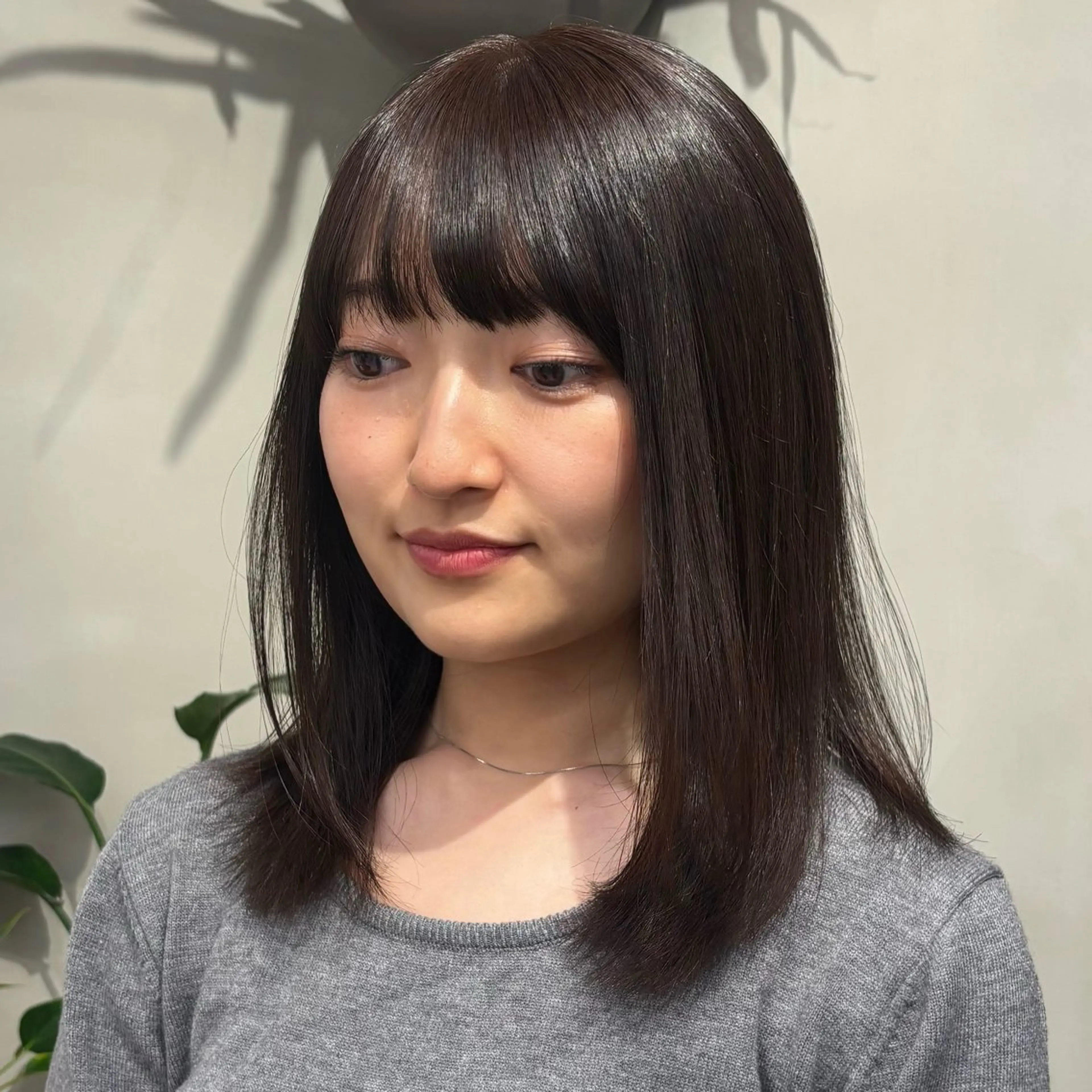 ミディアム カット ヘアカラー トリートメント 盛れる透明感カラー・ momokaのヘアスタイル