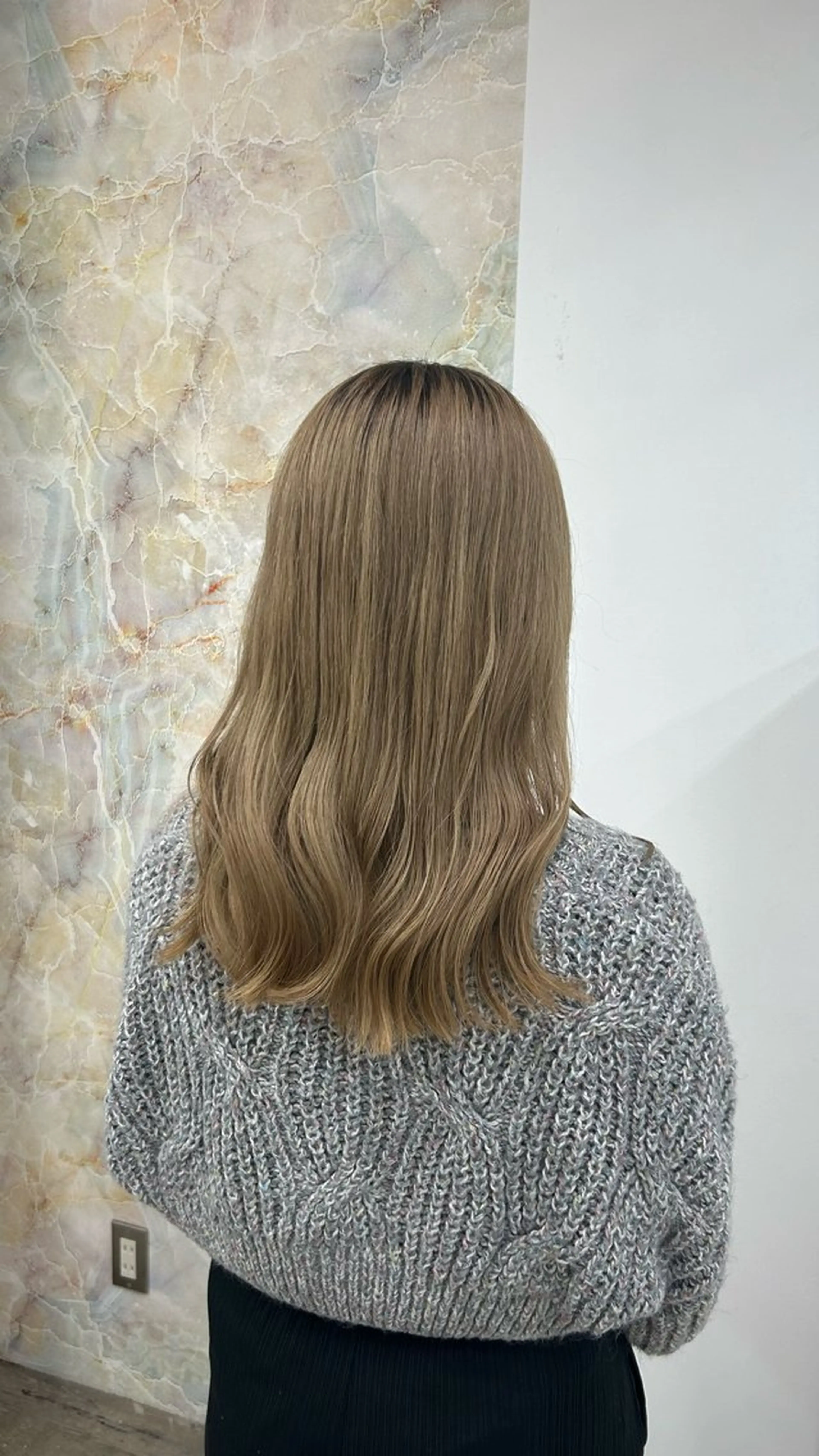 セミロング レイヤーカット 安井 楓琳のヘアスタイル