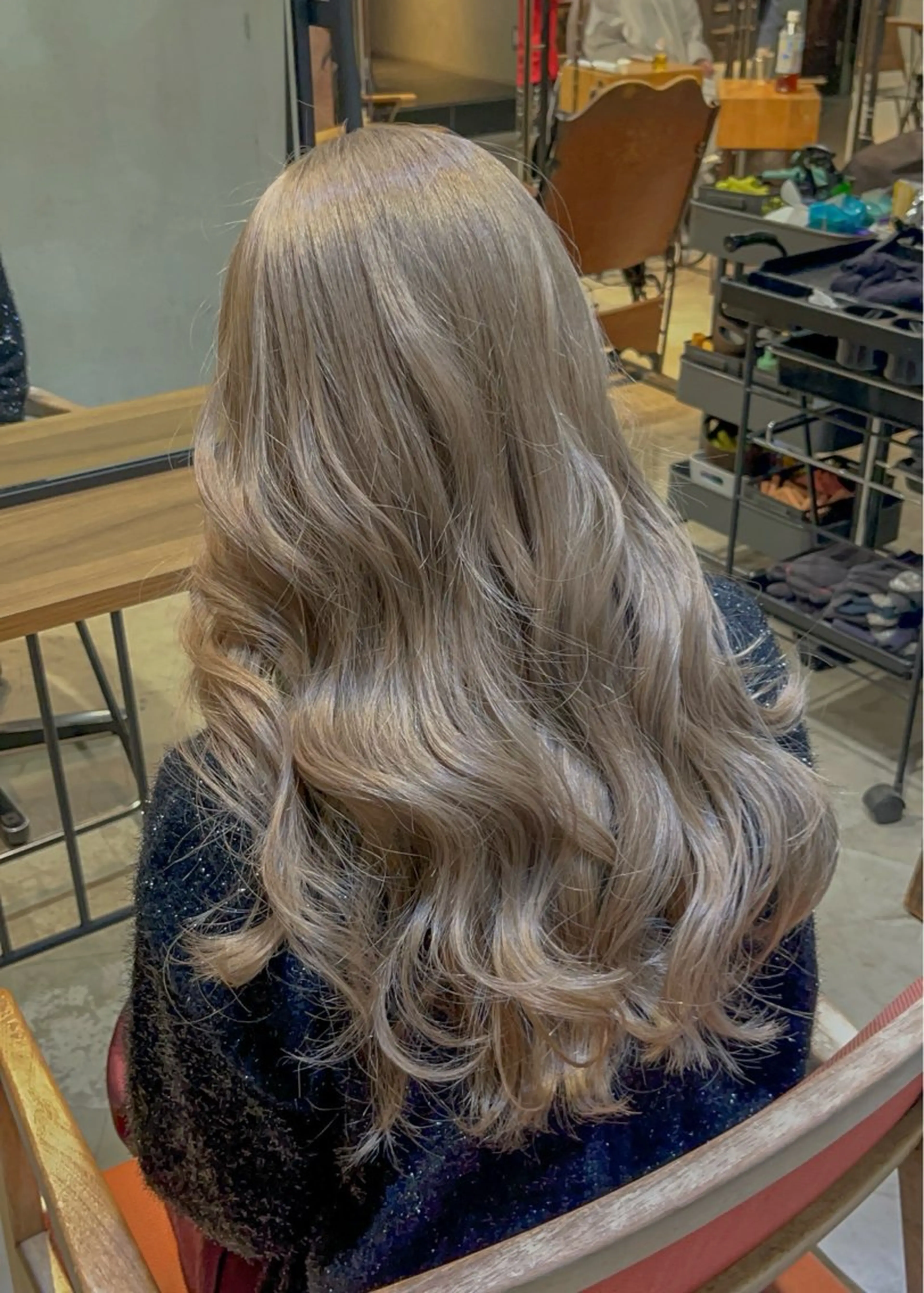 ロング カラー カット ヘアカラー トリートメント ヘアセット 似合わせベージュ 🍯ayumi🍯のヘアスタイル