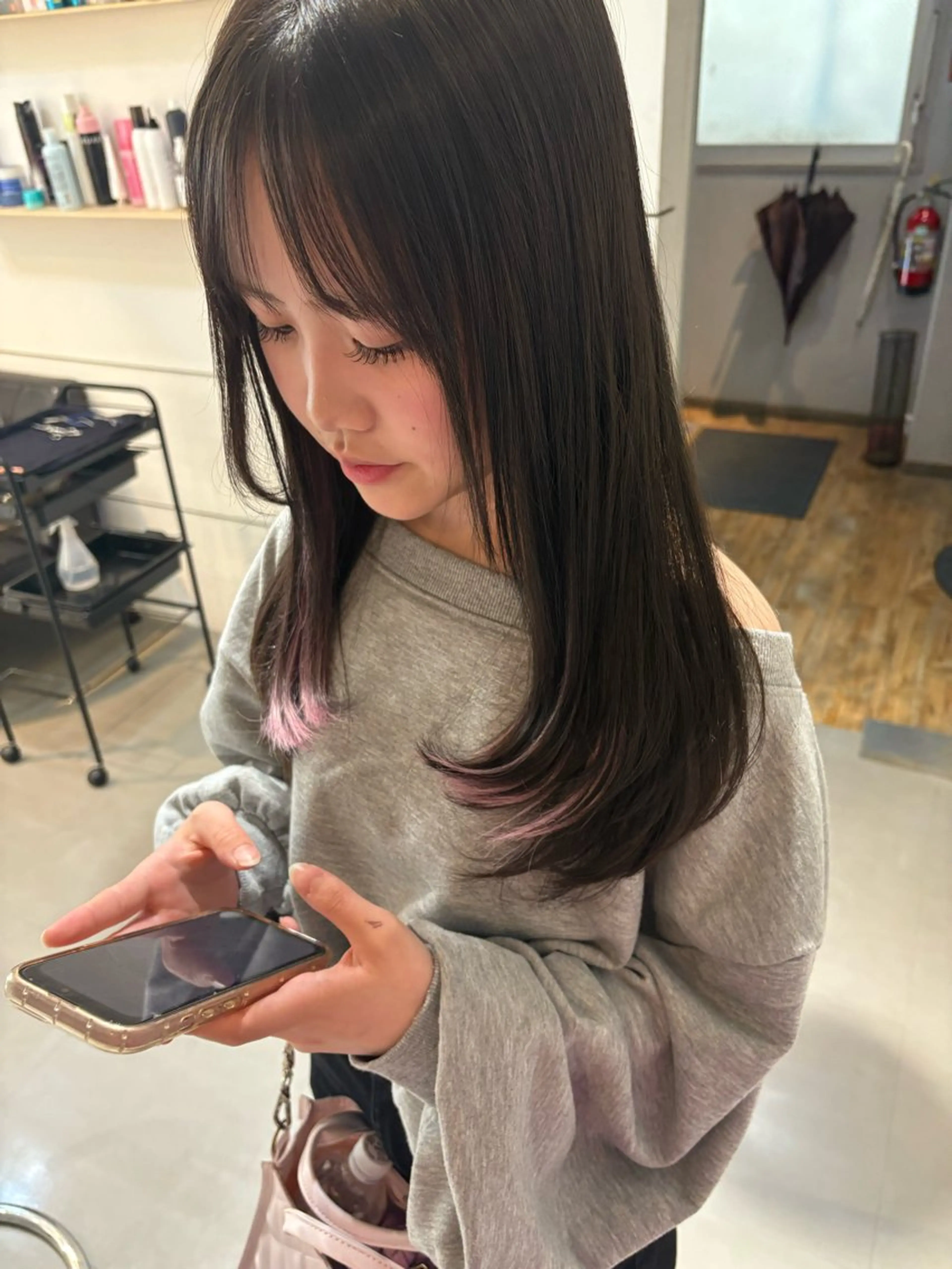 セミロング 顔まわりレイヤー 顔周りカット レイヤーカット エクステ chic  有山 美瑠のヘアスタイル