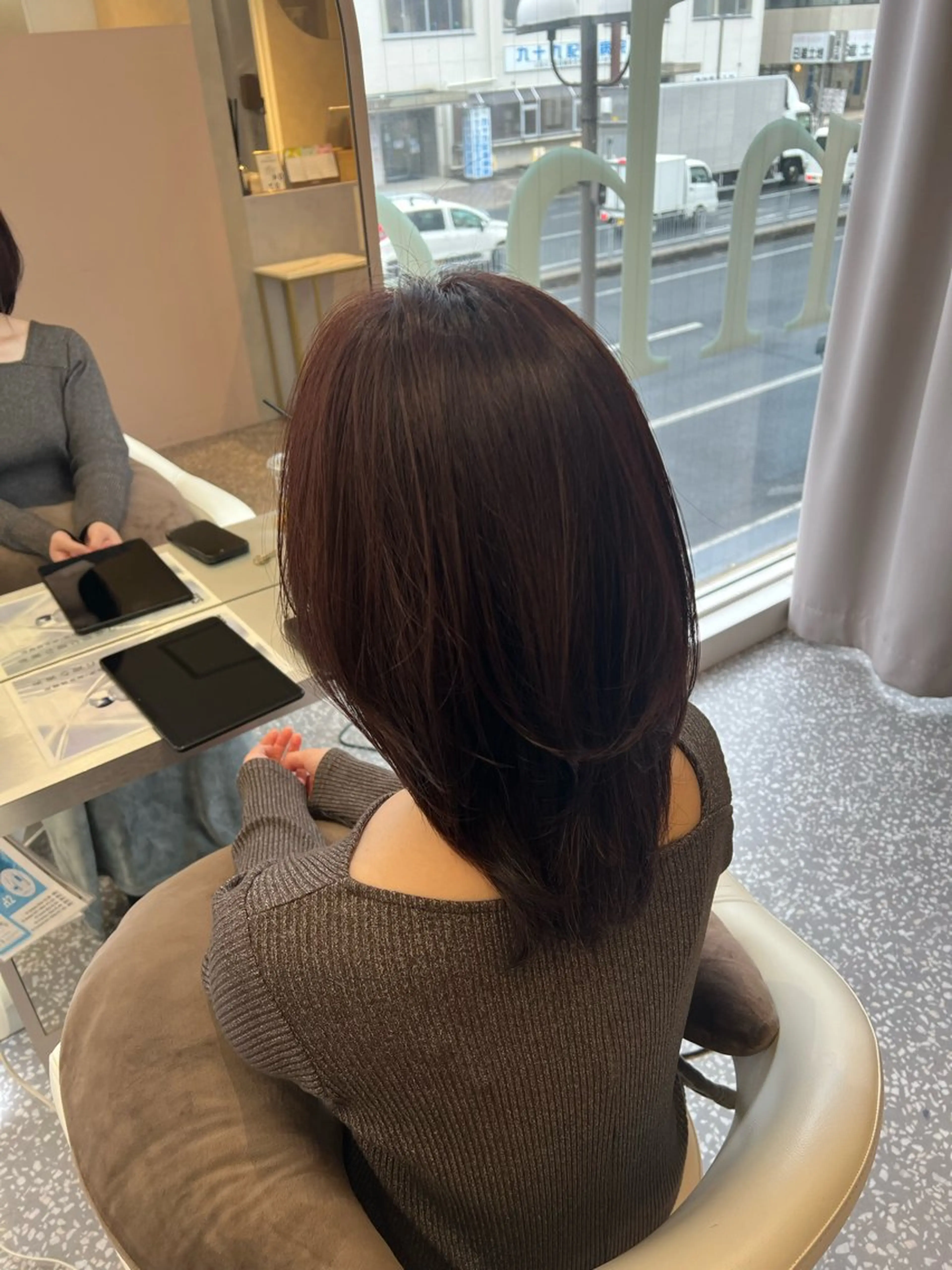 ミディアム カラー ブラウンカラー ピンクカラー ピンクブラウン カット ヘアカラー Naru┆川西能勢口 ┆髪質改善のヘアスタイル