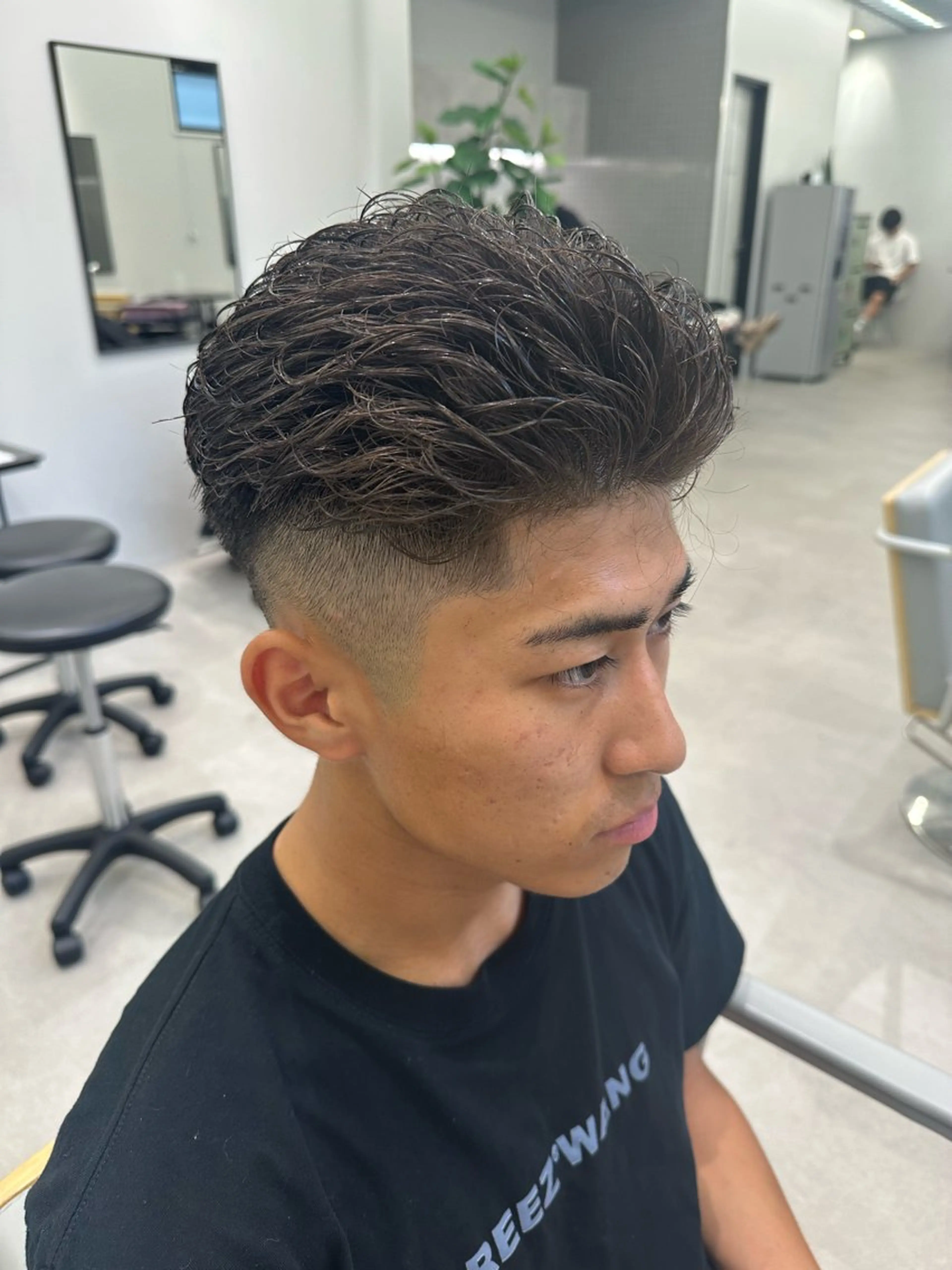 メンズ フェードカット メンズパーマ スキンフェード カット 三浦 流星のヘアスタイル