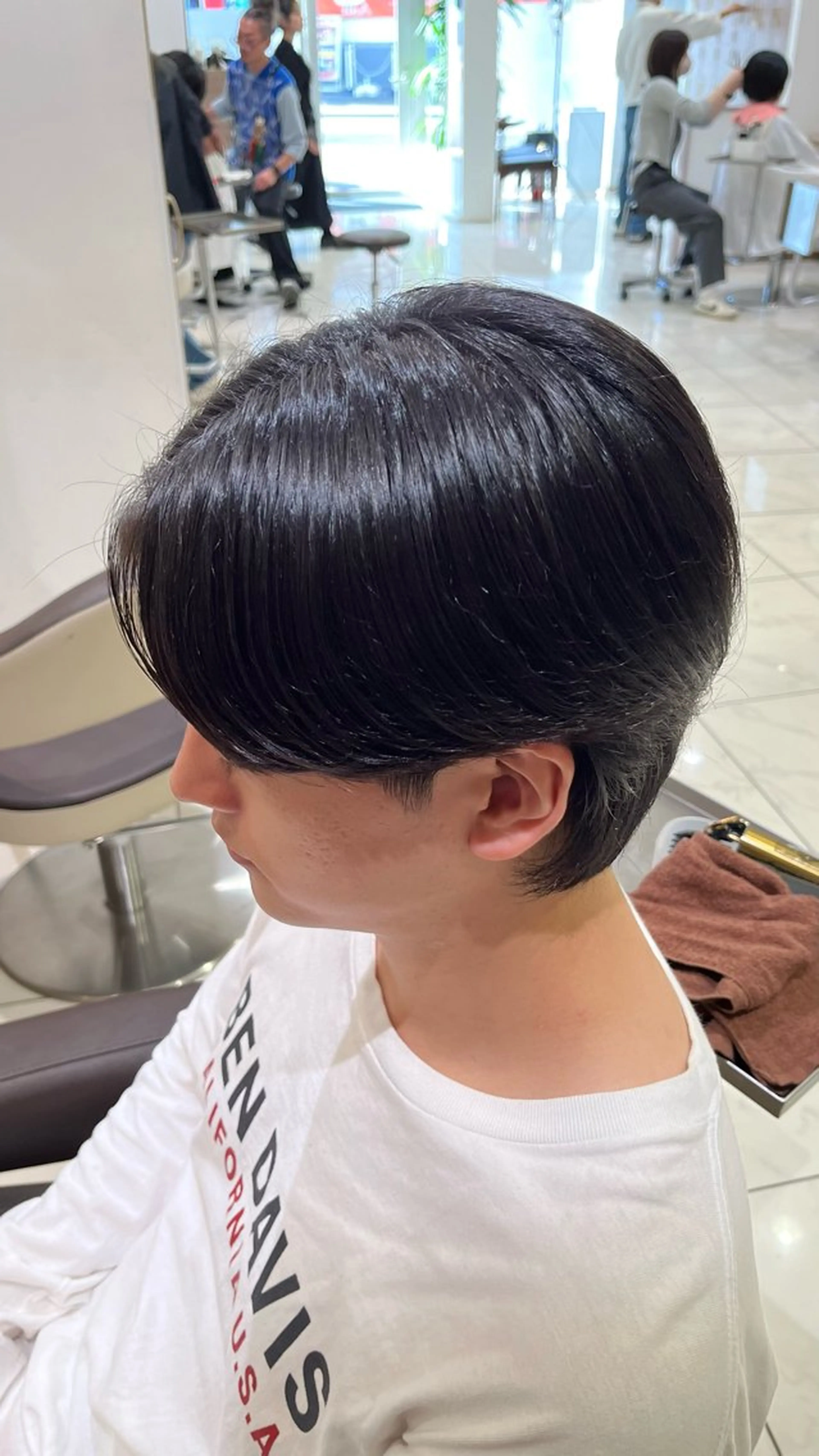 パーマ メンズ メンズブリーチ センターパート フェードカット マッシュ メンズパーマ カット 縮毛矯正 トリートメント ヘアセット 【メンズパーマ✨️ 髪質改善矯正】岩城のヘアスタイル