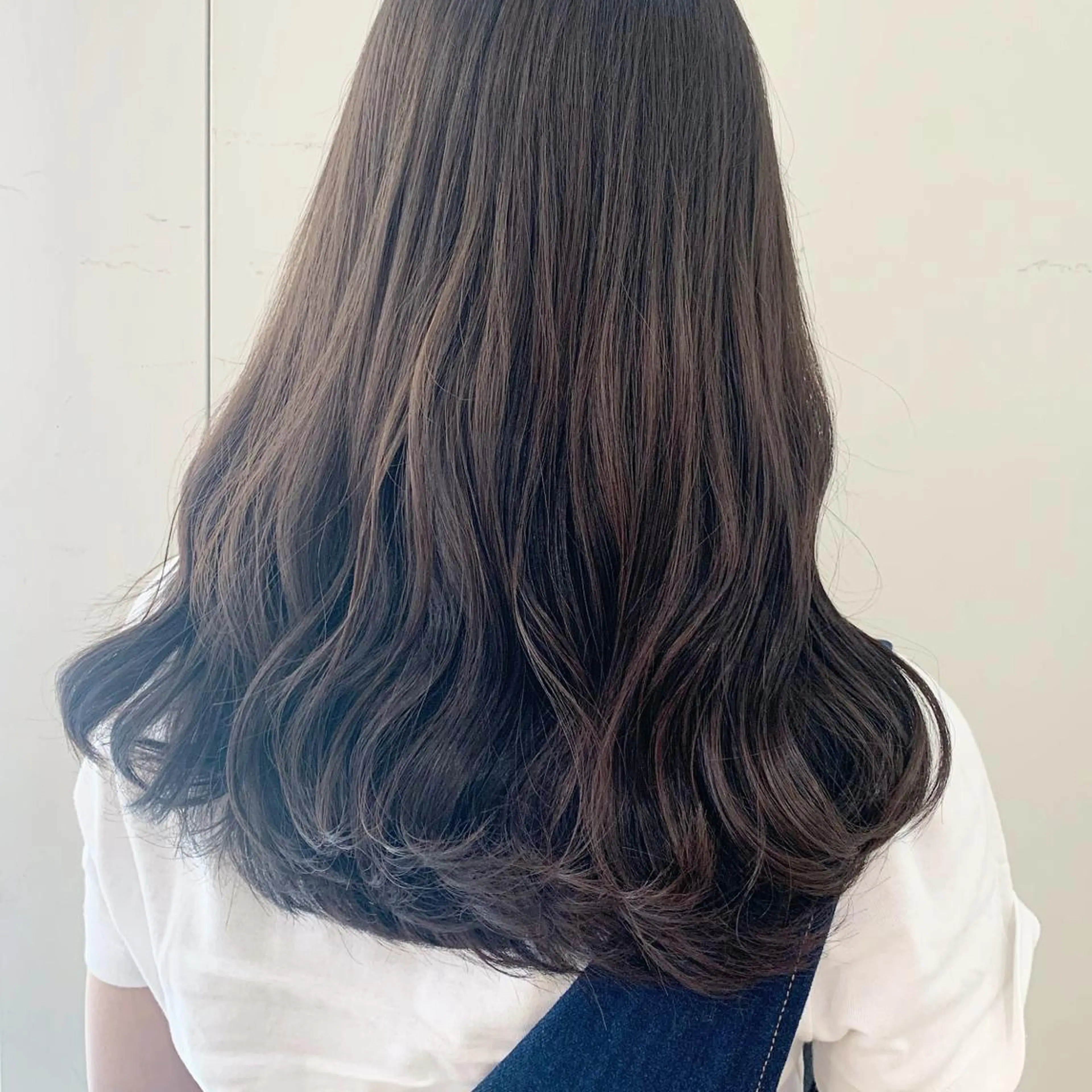 カラー 山口 莉奈のヘアスタイル