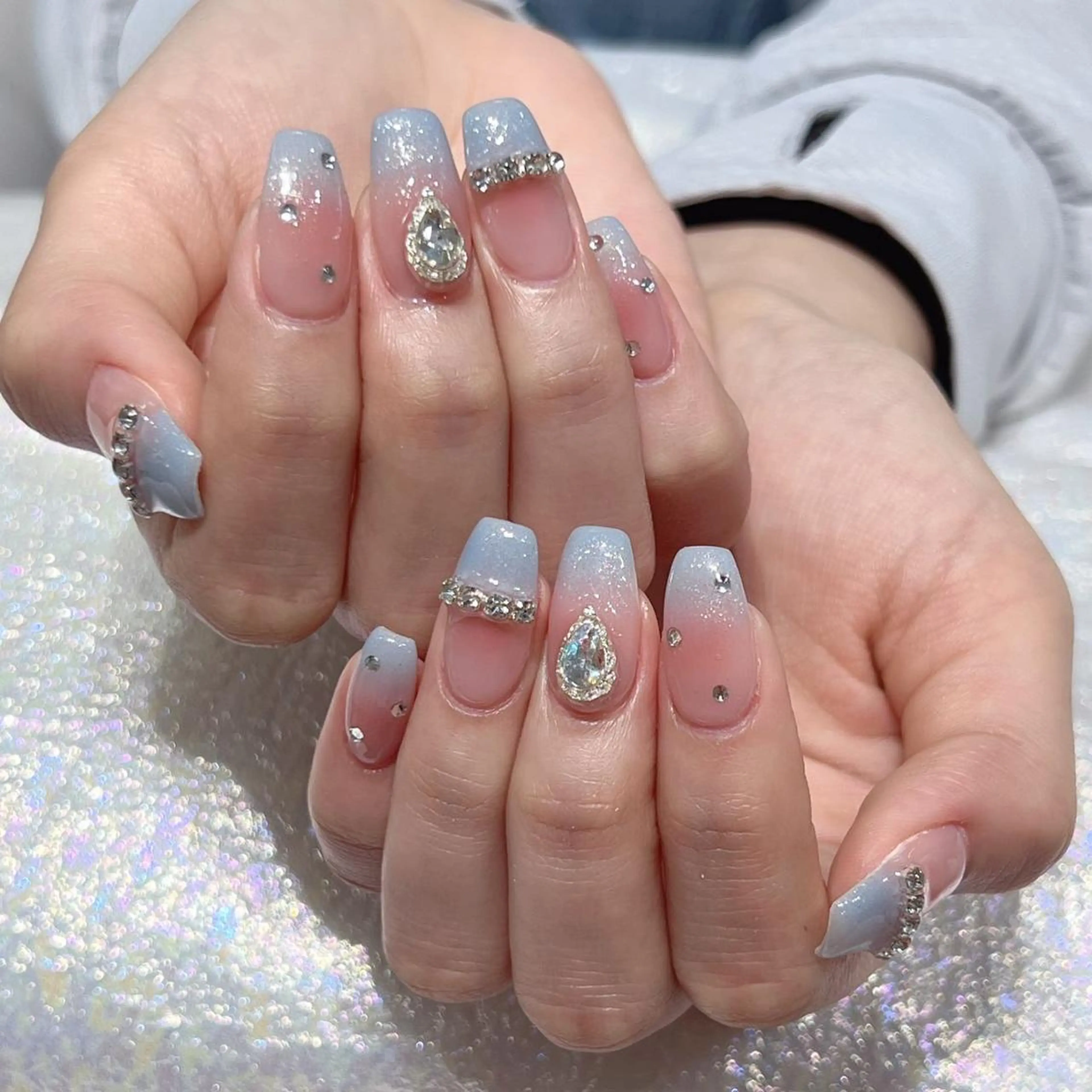 ネイル アートネイル 長さ出し ネイルチップ Queens マオのネイルデザイン