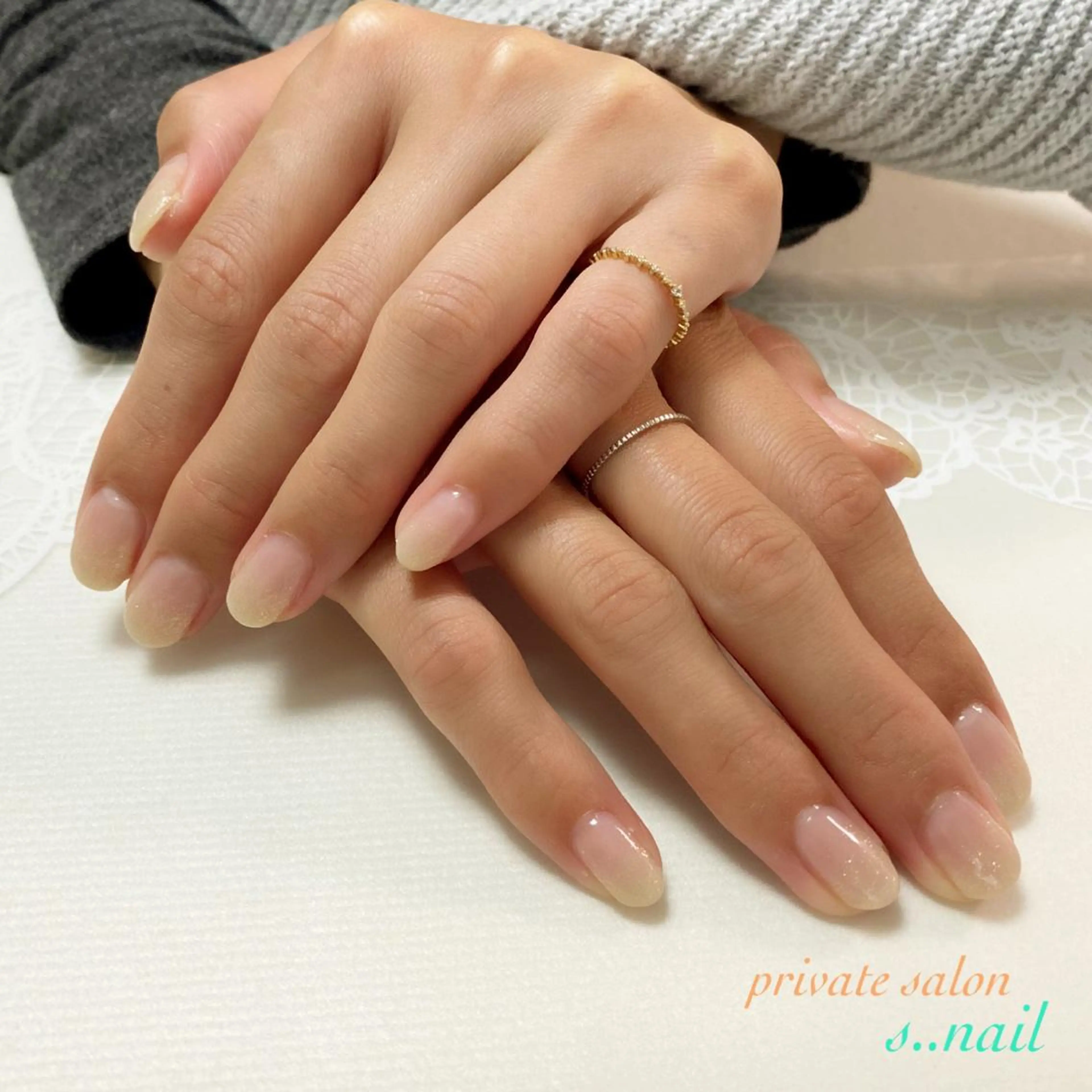 ネイル グラデーション キラキラネイル ラメ(グリッター) ホワイト ハンドネイル フットネイル s..nail / MORITAのネイルデザイン