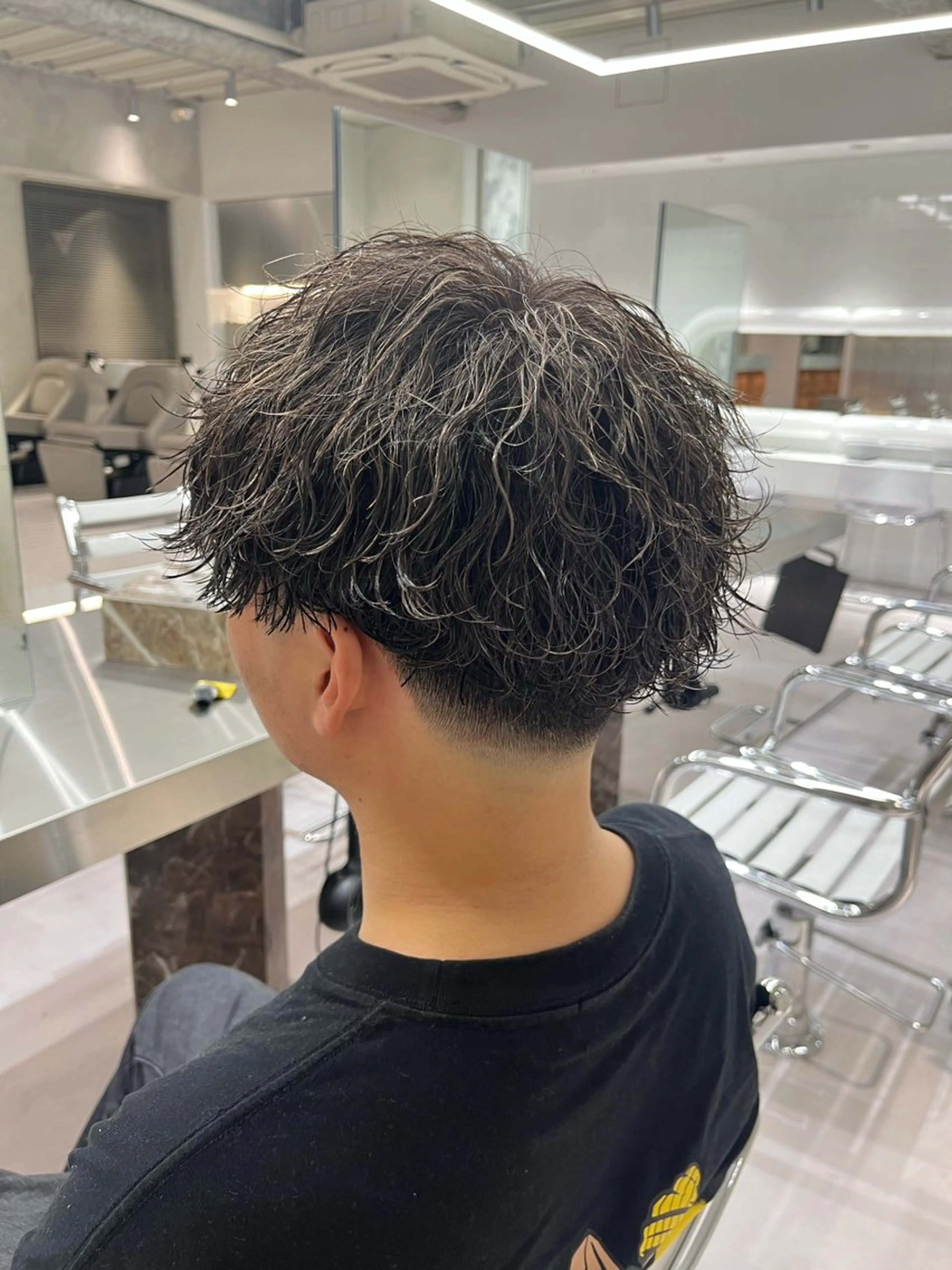 ショート パーマ メンズ ⚡メンズパーマフ ェードカットTomyのヘアスタイル