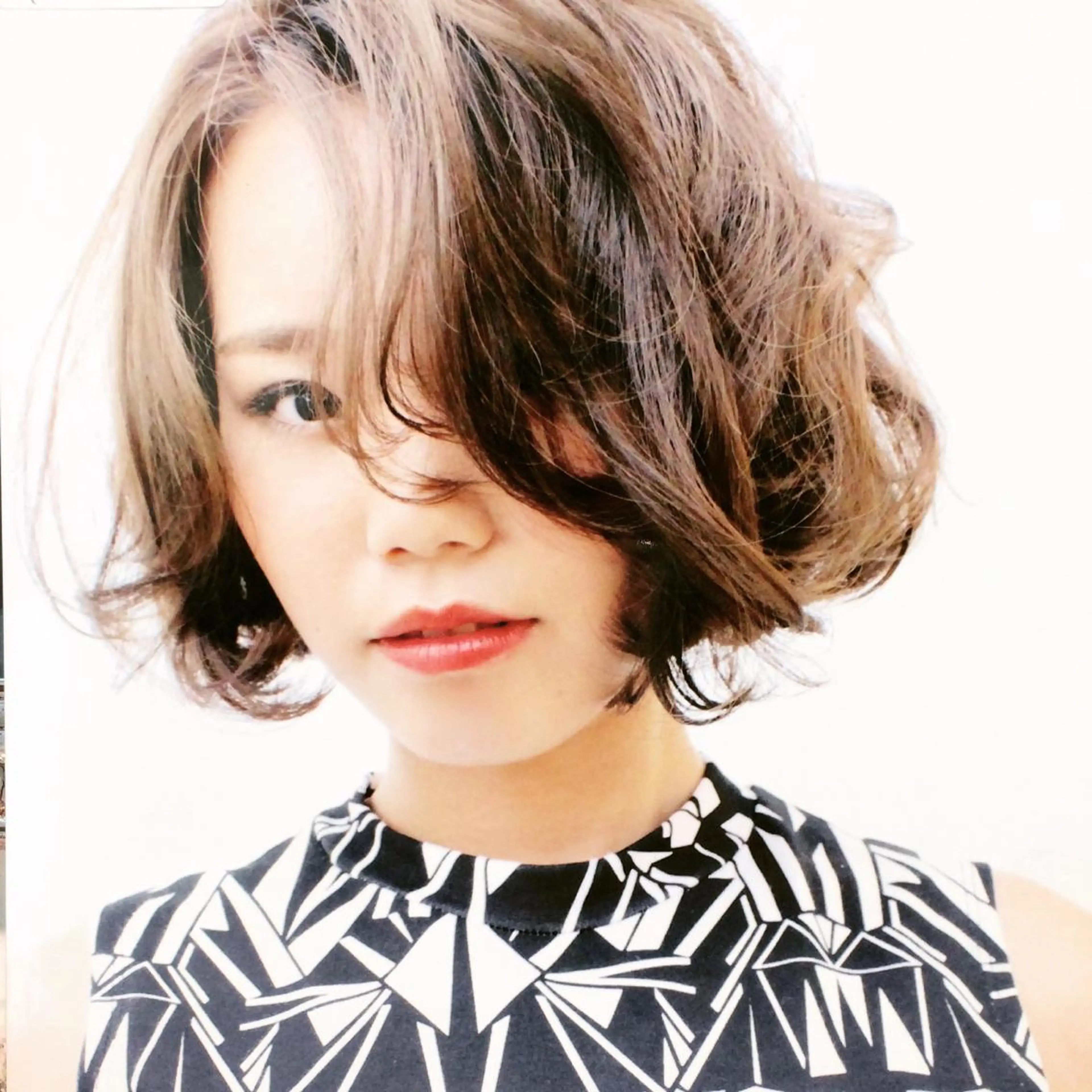 ショート ミディアム カラー パーマ neolive emのヘアスタイル