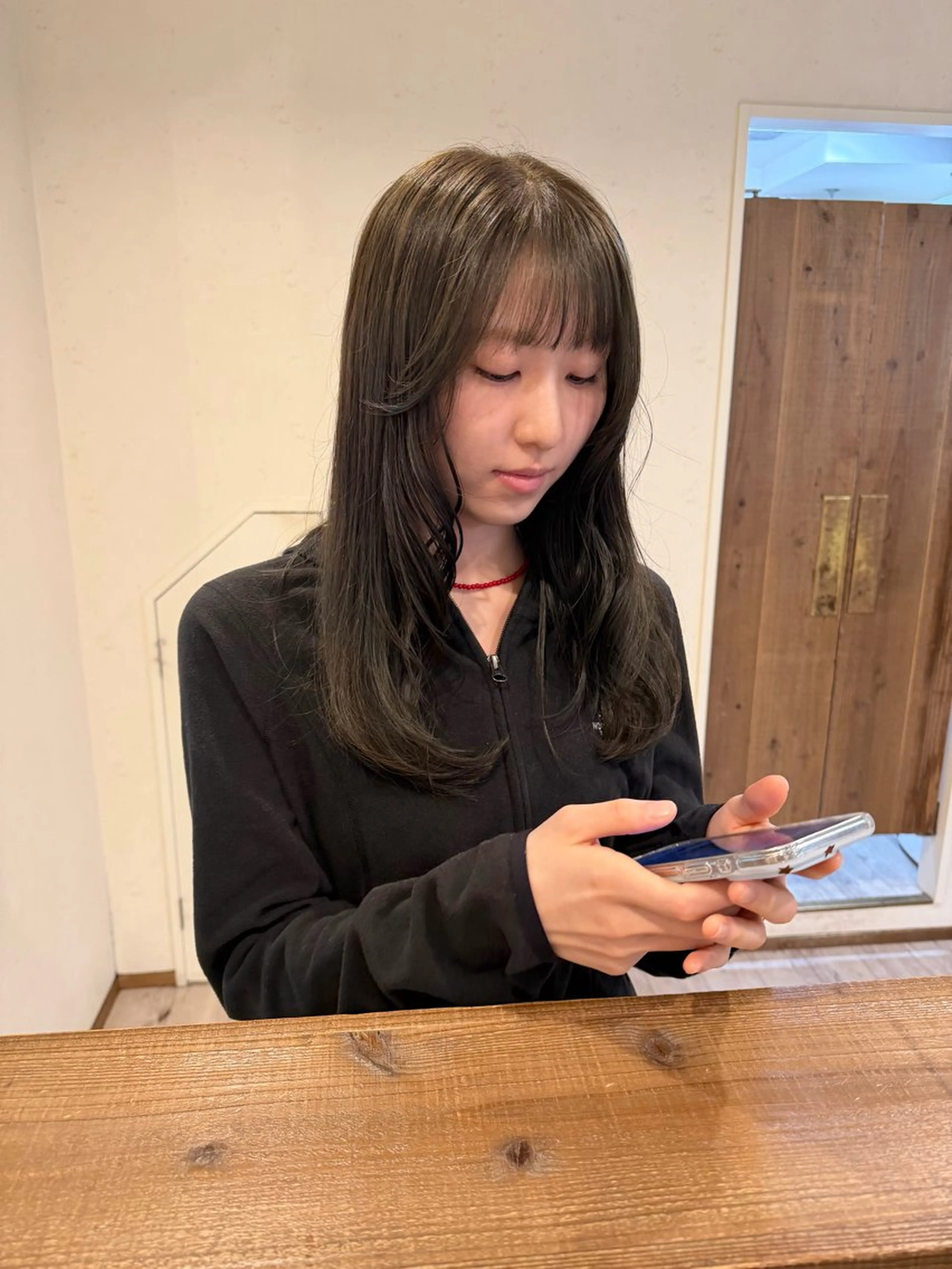 ロング カラー オリーブカラー ヘアカラー トリートメント 渋谷 留菜のヘアスタイル