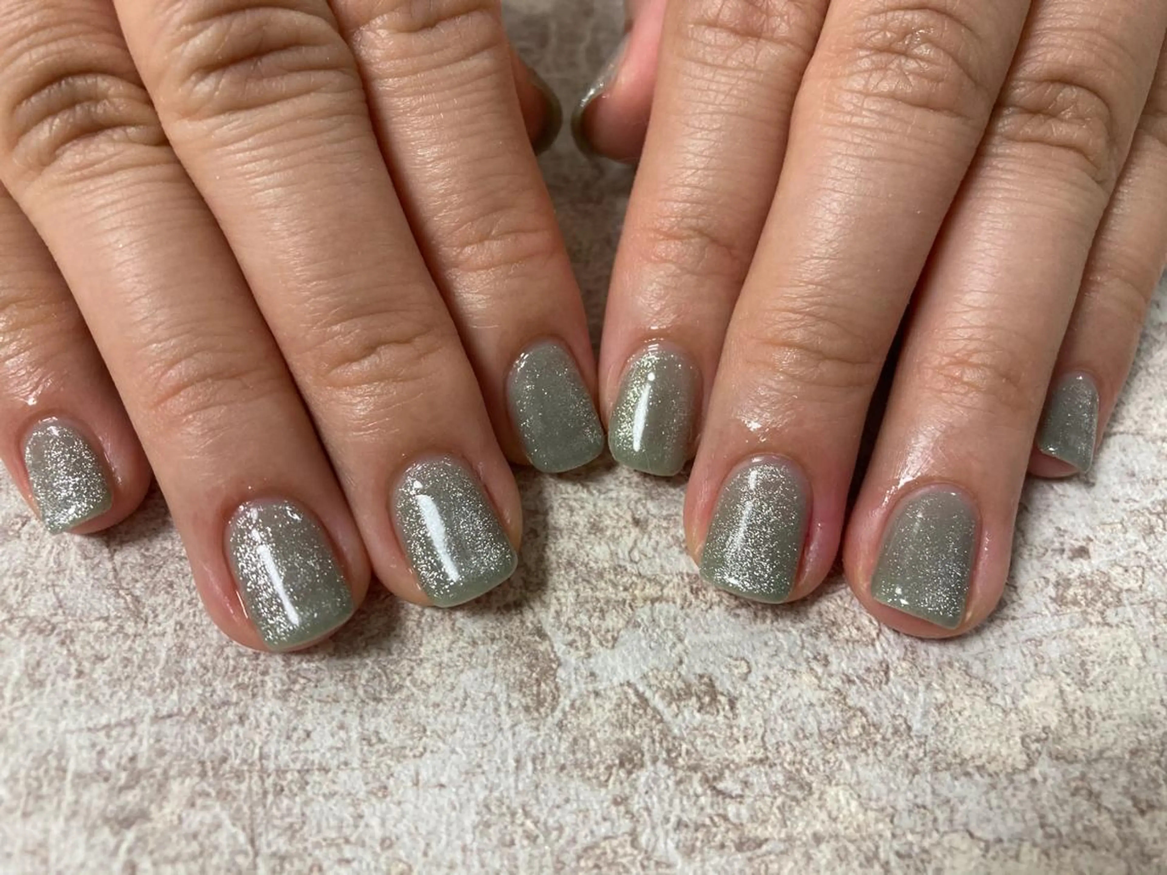 ネイル グリーン マグネットネイル mogunail &blowのネイルデザイン