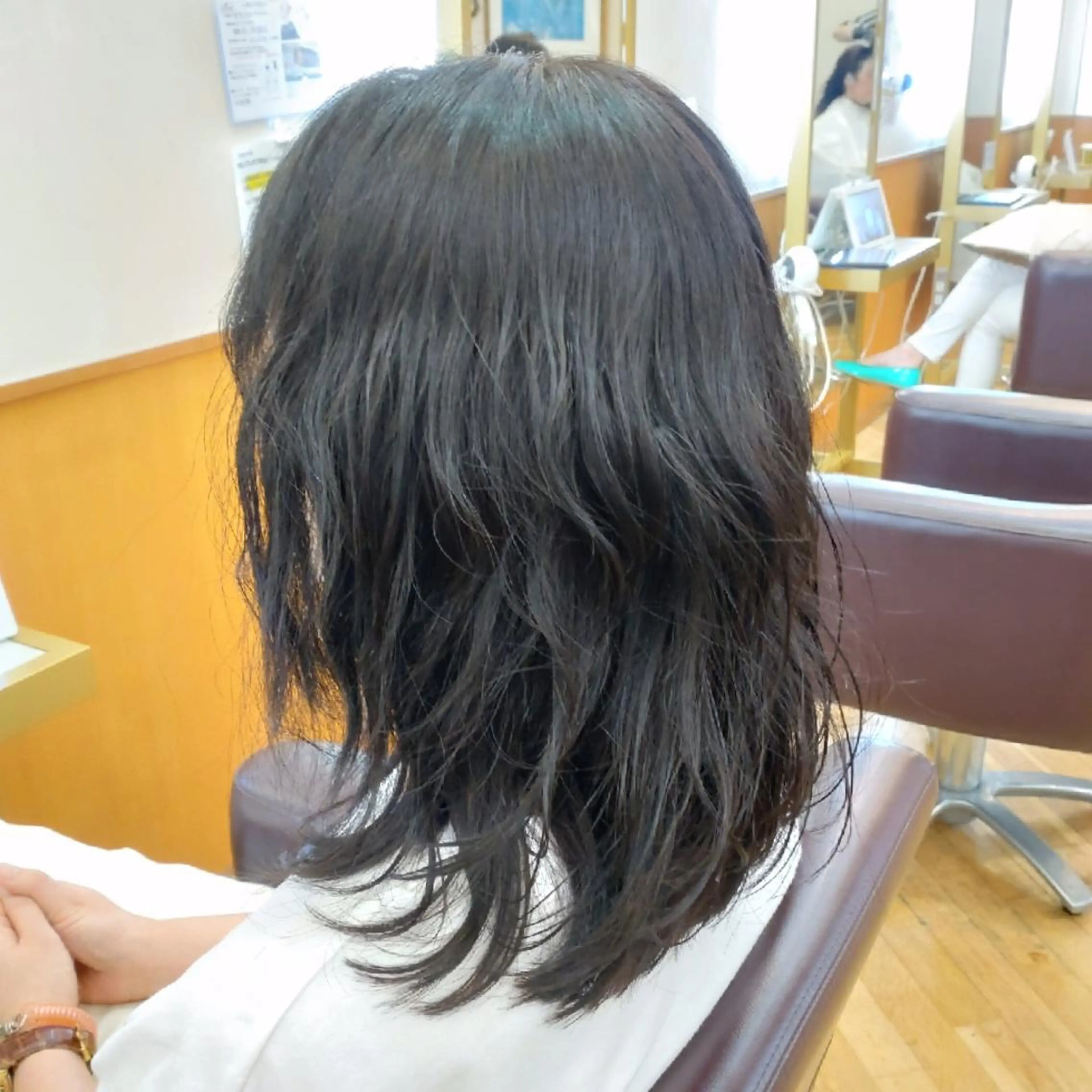 ミディアム 仮屋 敬介のヘアスタイル