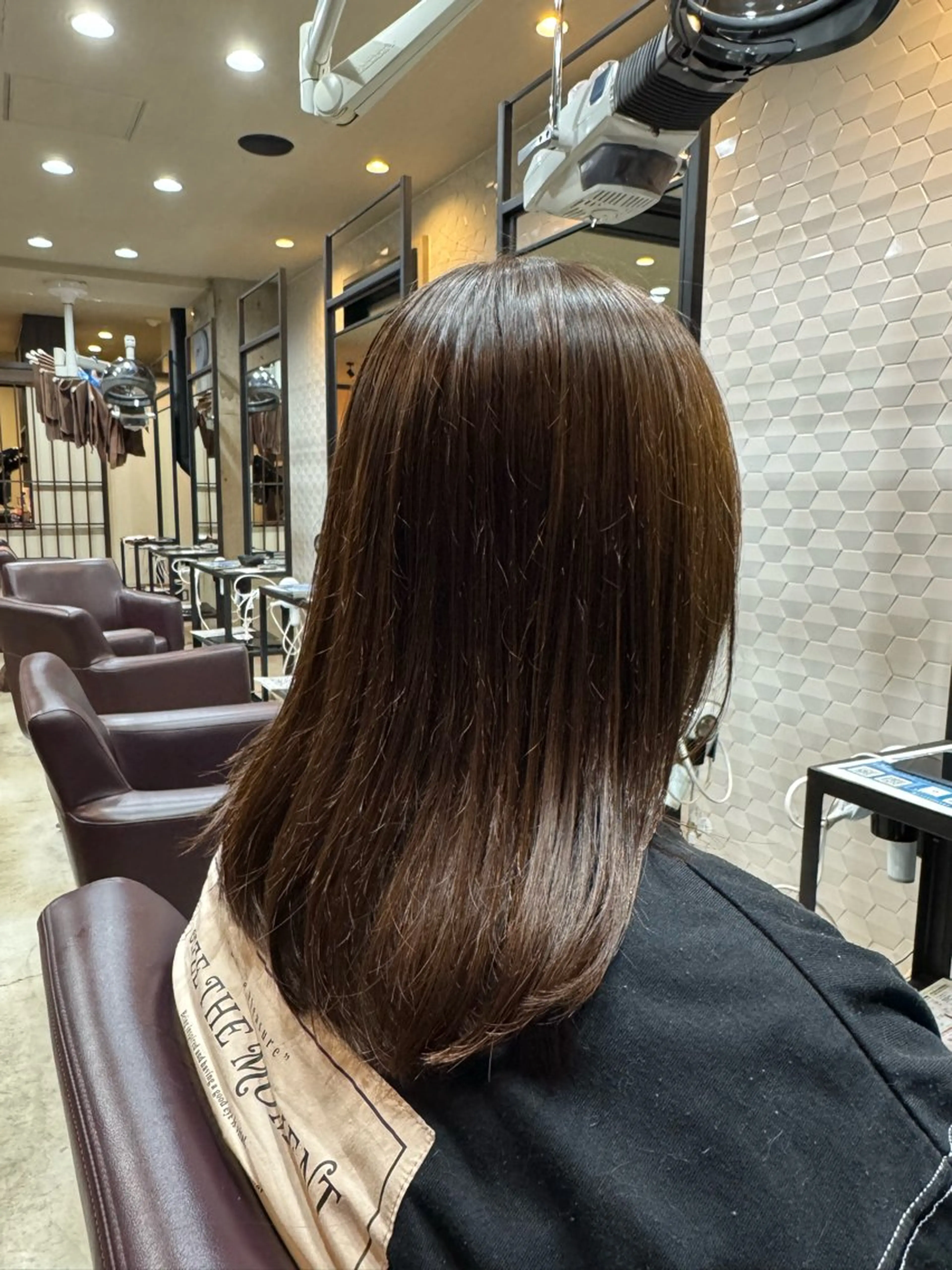 ミディアム カット ヘアカラー 東 公桂のヘアスタイル