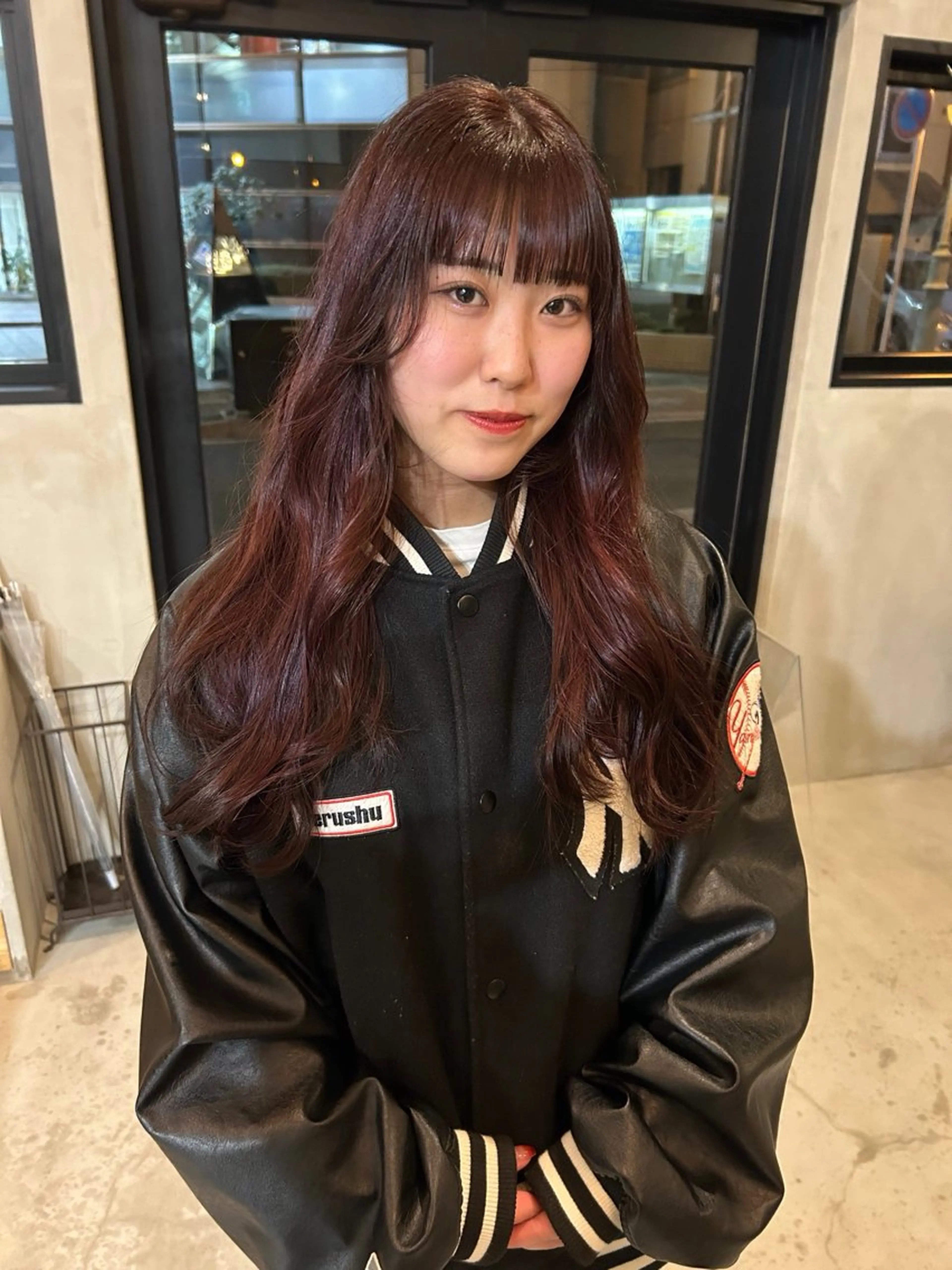 カラー レッドカラー 古澤 芽依のヘアスタイル