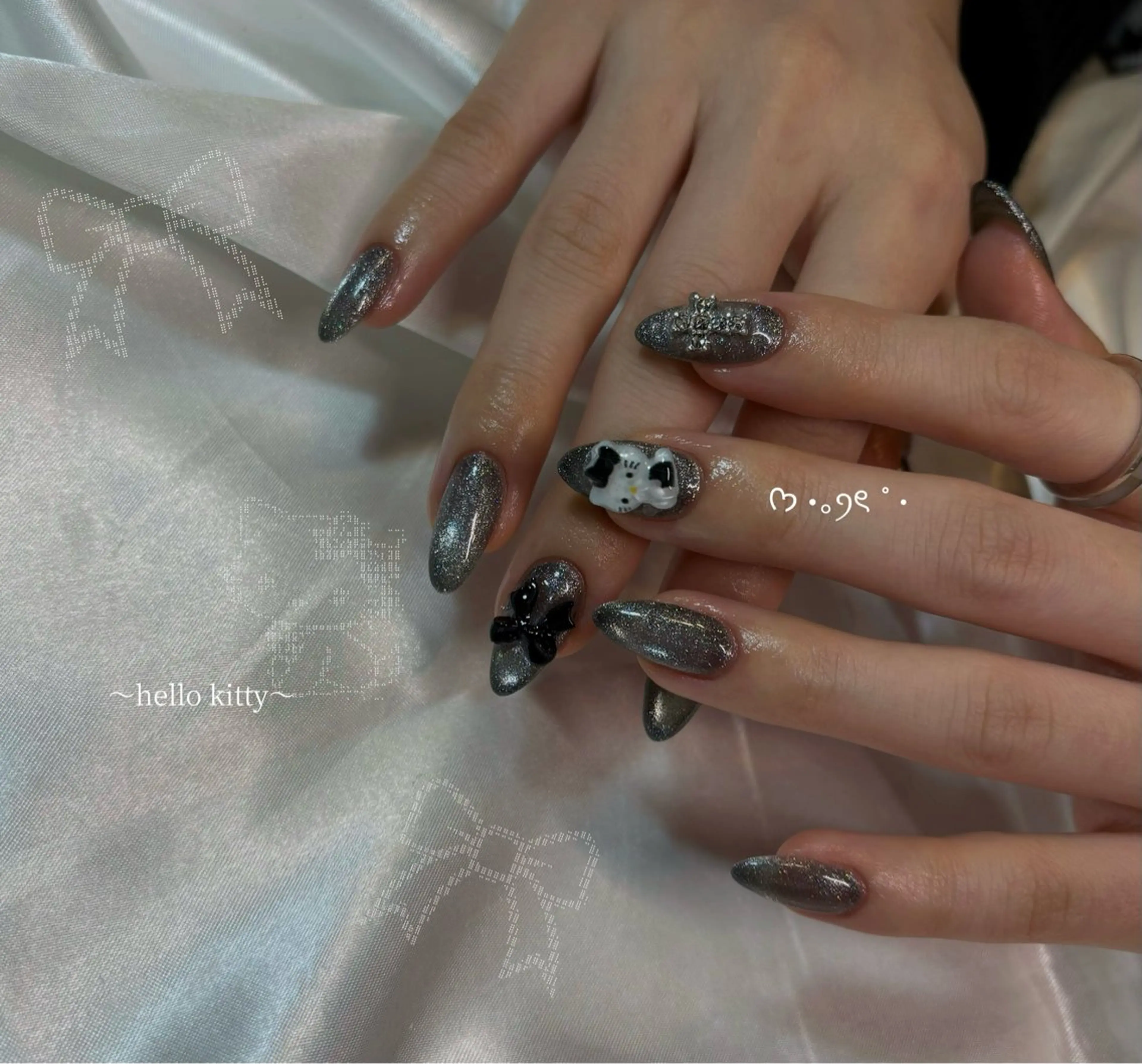 ネイル キラキラネイル 韓国ネイル マグネットネイル ワンカラーネイル 【chatnoir】 MIYUのネイルデザイン