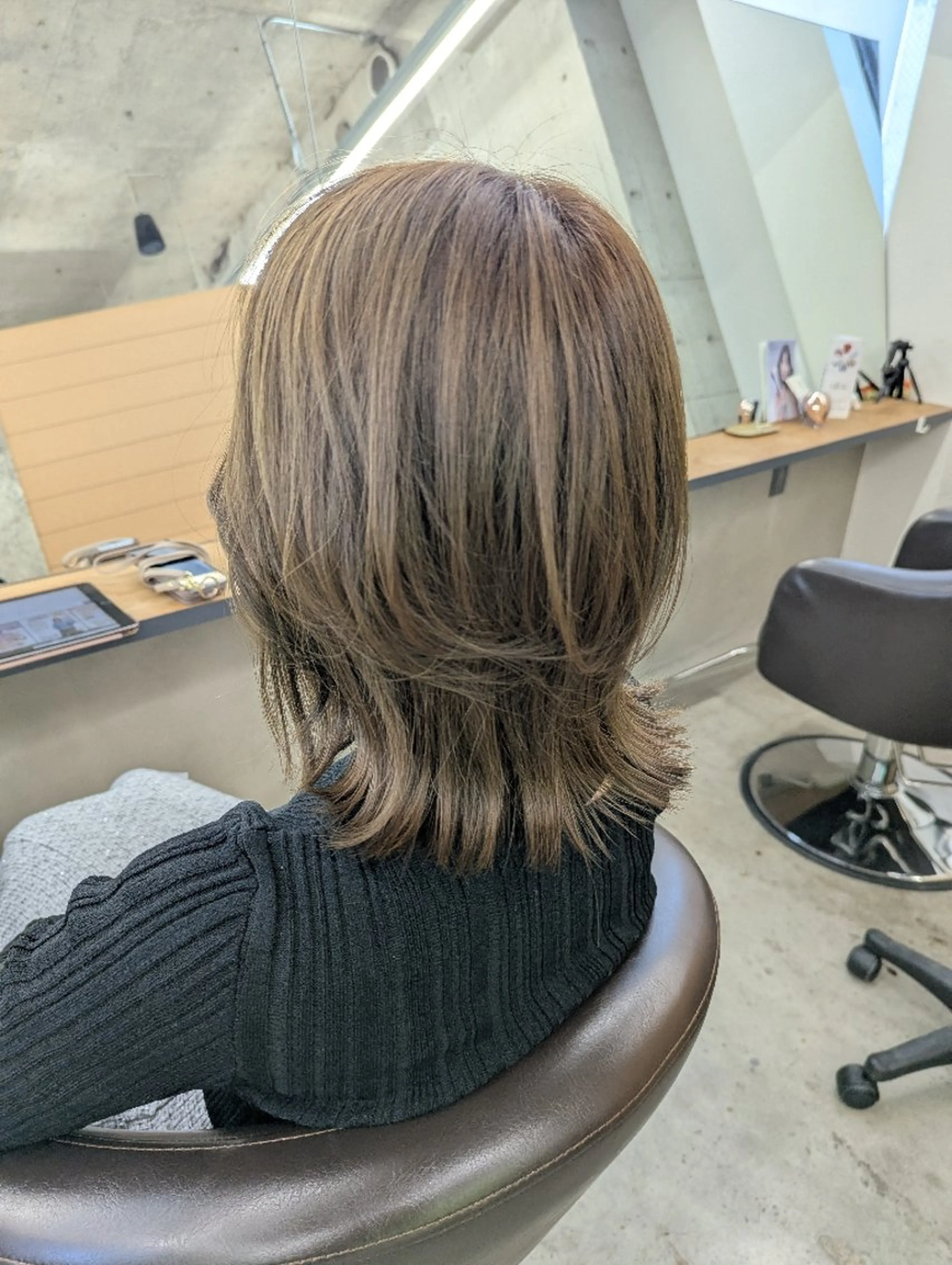 セミロング カット ヘアカラー newi 天王寺 masakoのヘアスタイル