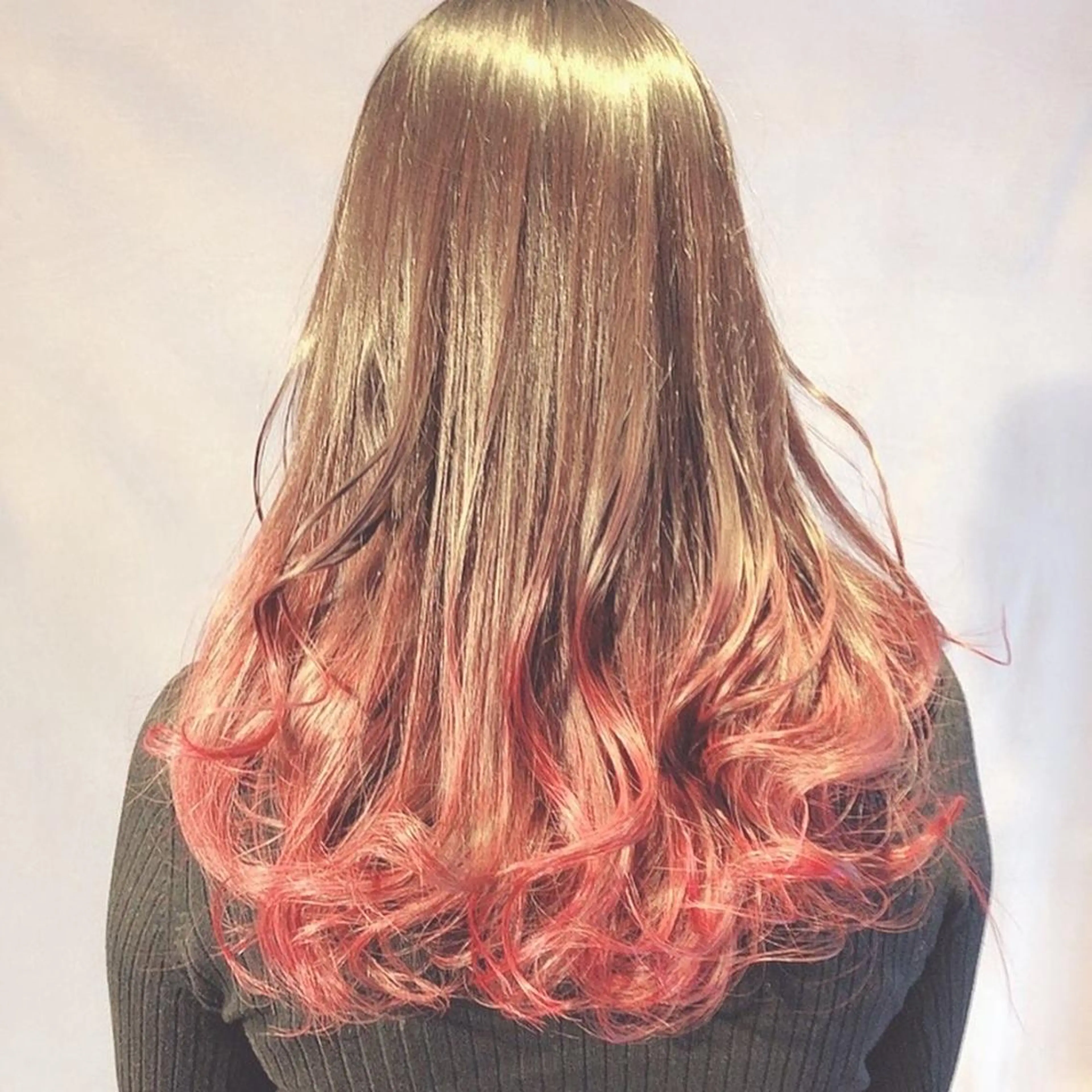 ミディアム カラー ミディアムパーマ バレイヤージュ ブリーチ ケアブリーチ ダブルカラー 髪質改善 🐶とっくんのヘアスタイル