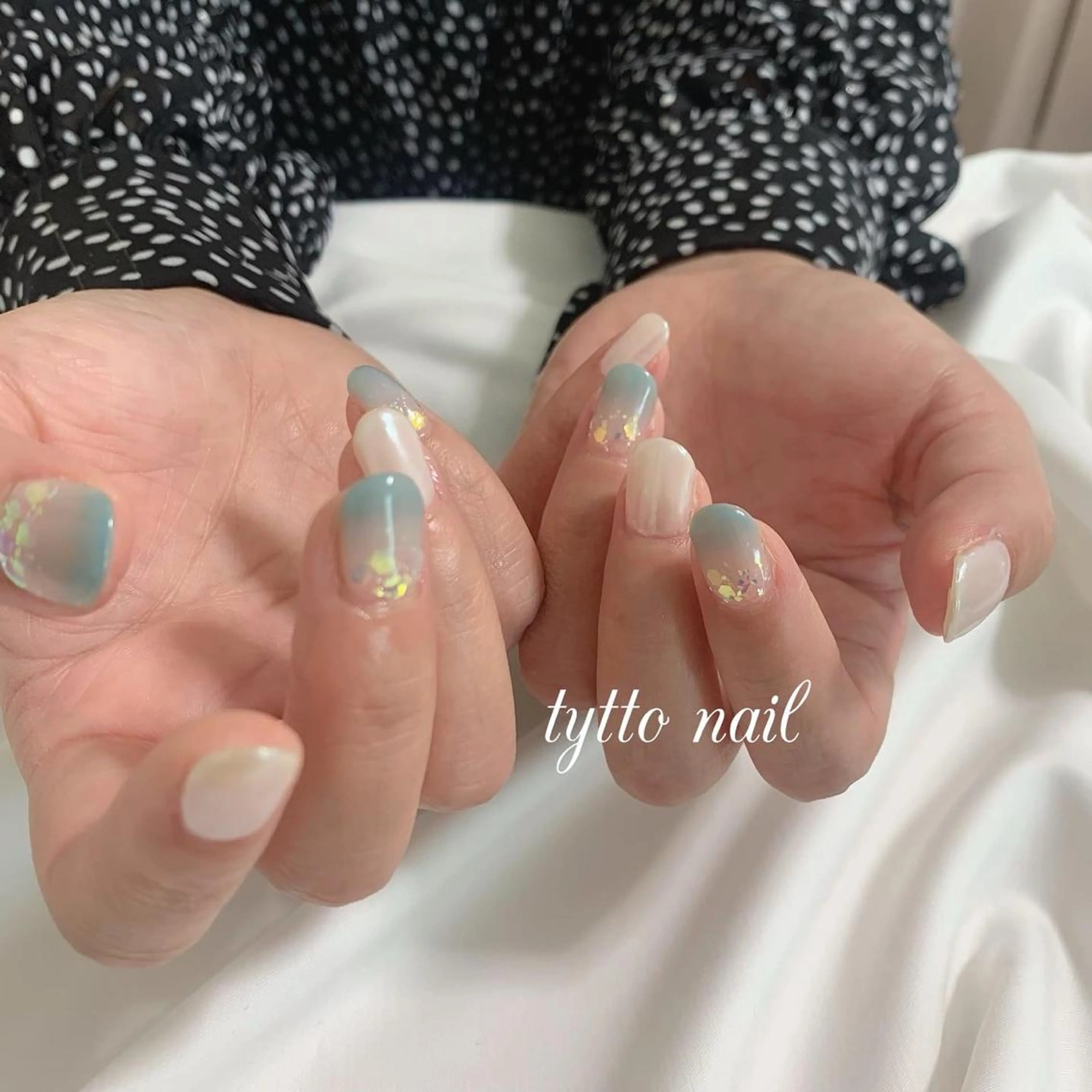 ネイル ブルー グラデーション ホログラムネイル 夏ネイル ハンドネイル tytto nail ❤︎‪‪eri‪‪のネイルデザイン