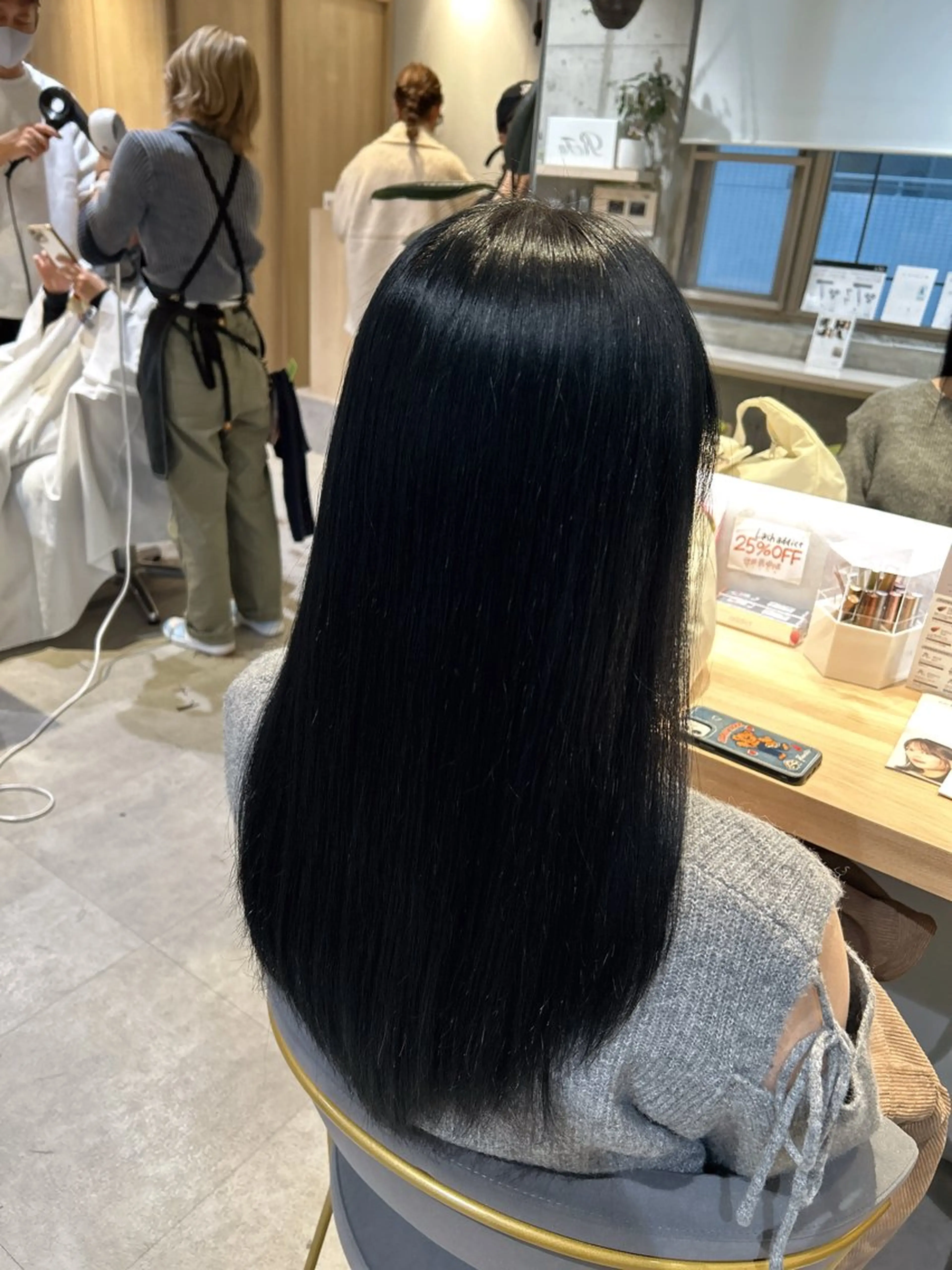 ミディアム 𝐚𝐨𝐢🩰/ パーソナルカラーのヘアスタイル