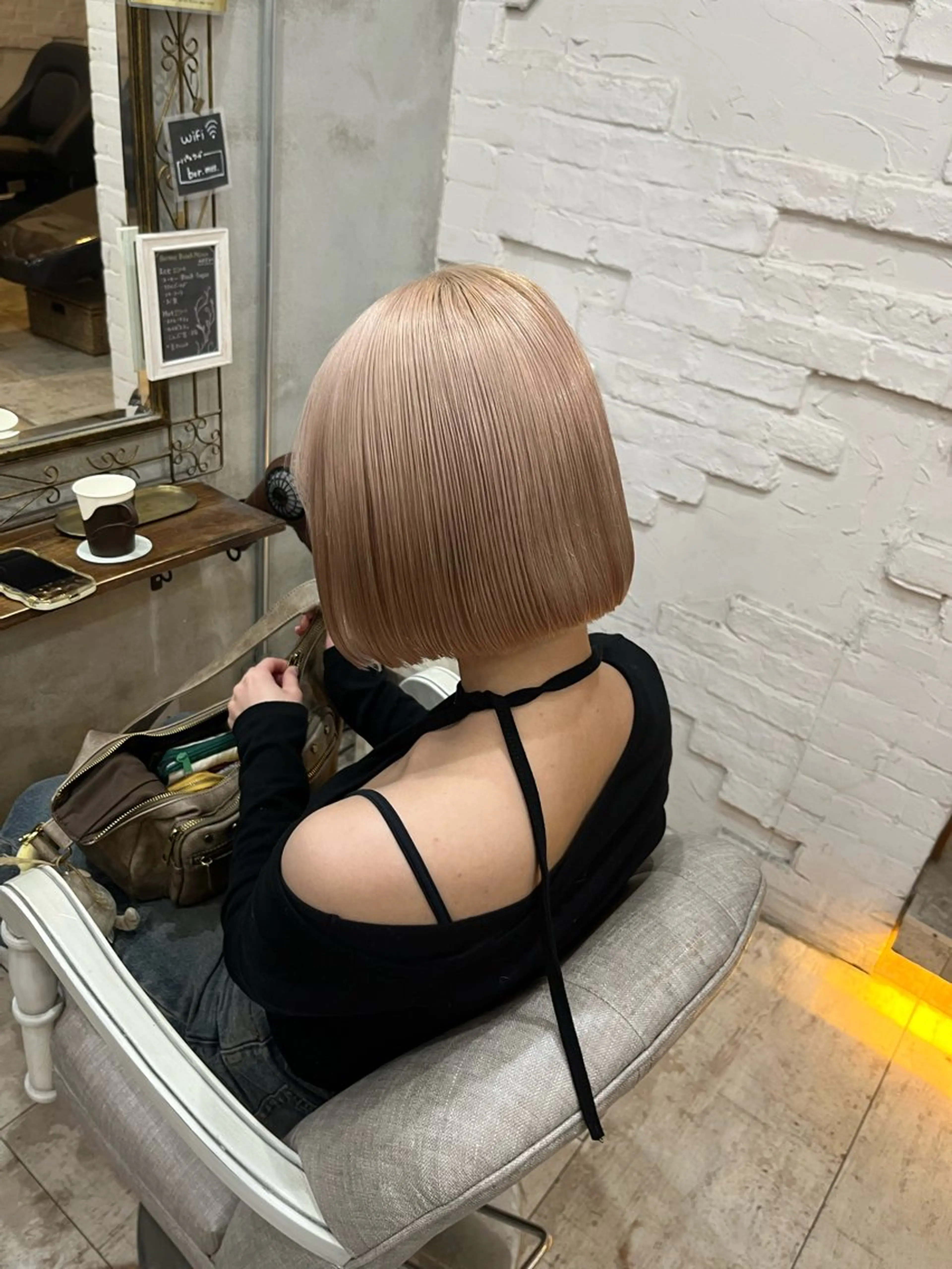 ショート カラー ヘアカラー トリートメント 艶髪/ハイトーン/ ヘアセット/モエノのヘアスタイル