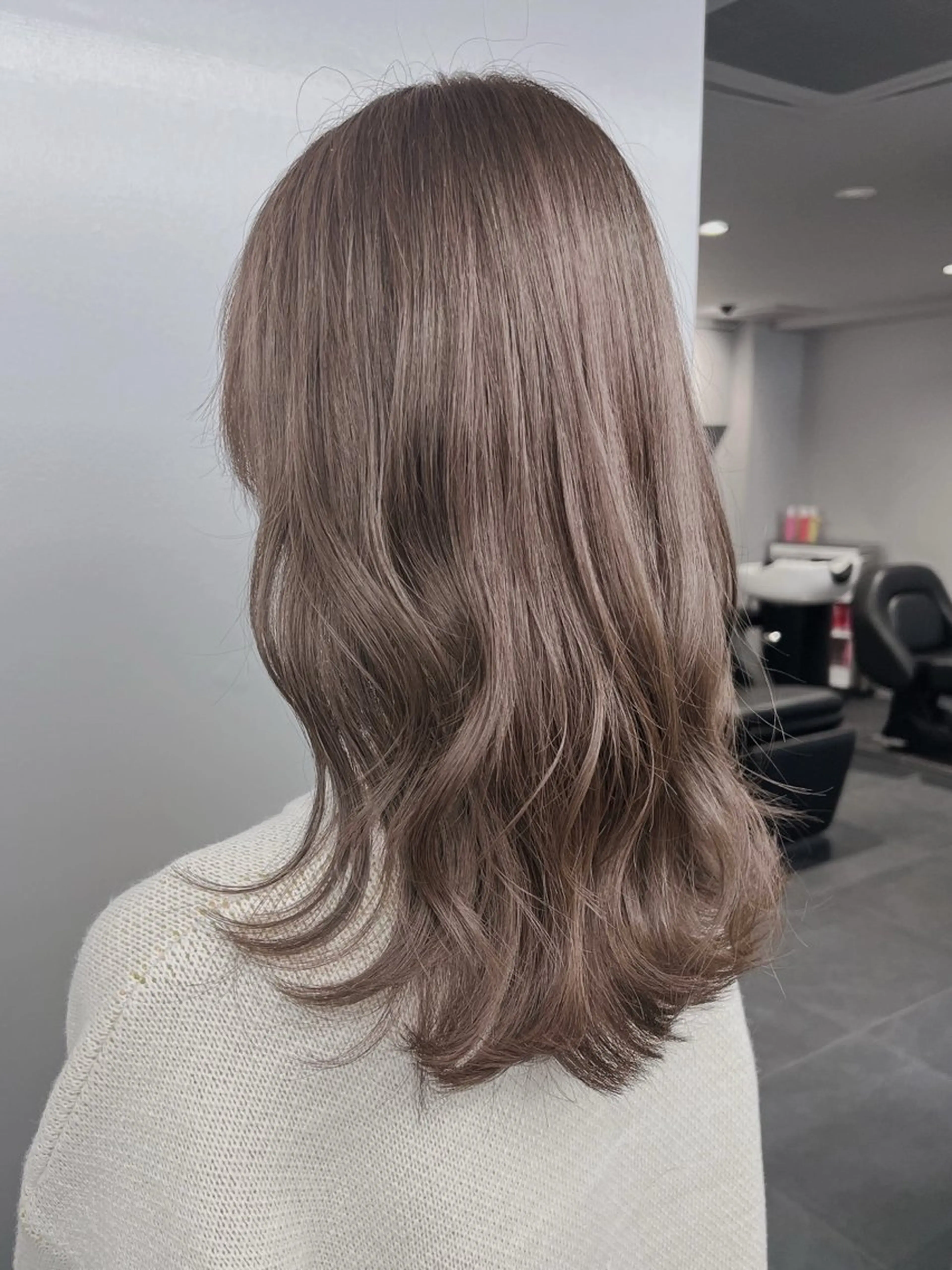 ロング カラー 透明感カラー グレージュ/あいのヘアスタイル