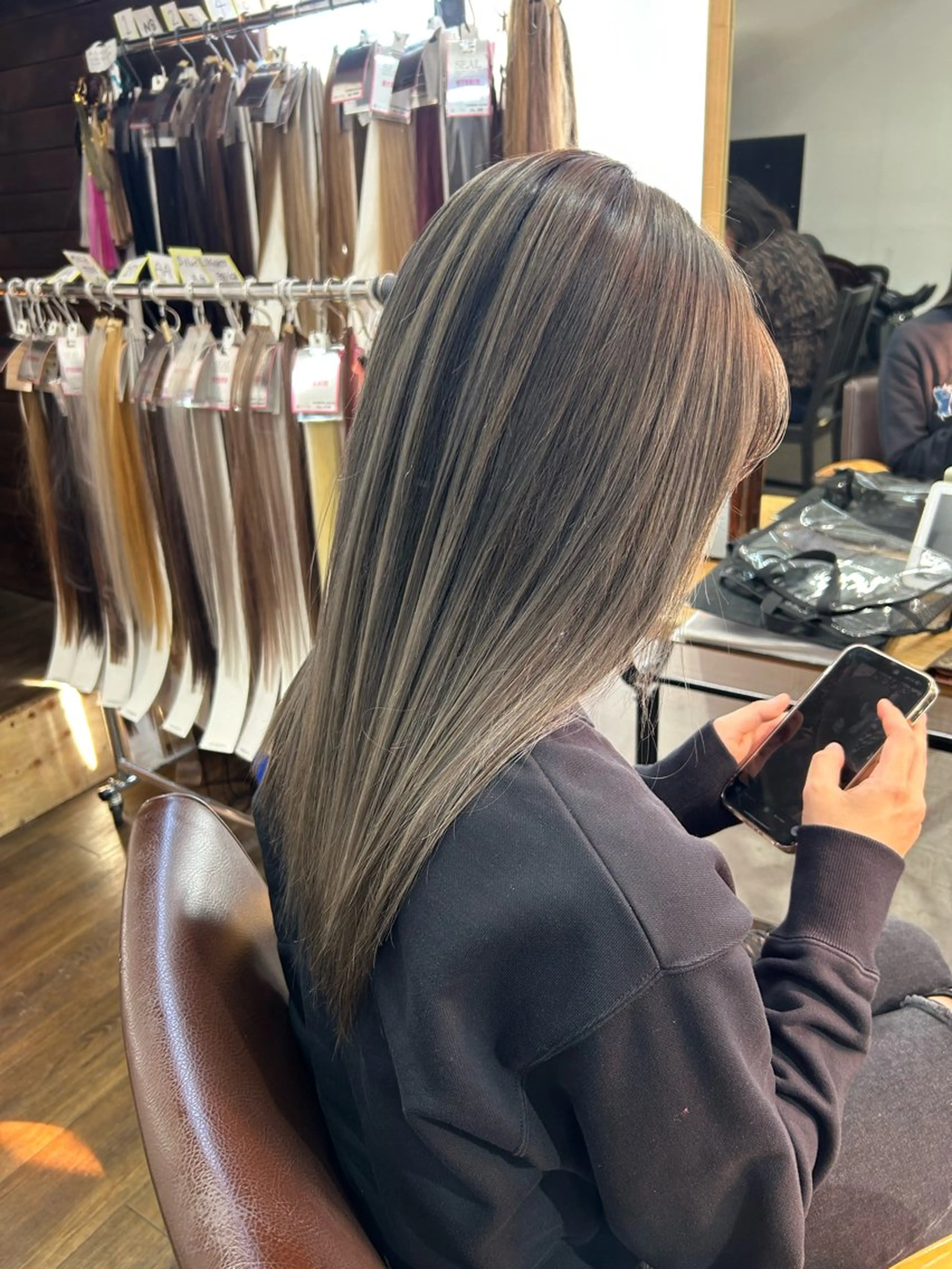 ミディアム カラー バレイヤージュ ブリーチ レイヤーカット ヘアカラー 🌸U-topia 🌸伊藤穂乃花🌸のヘアスタイル