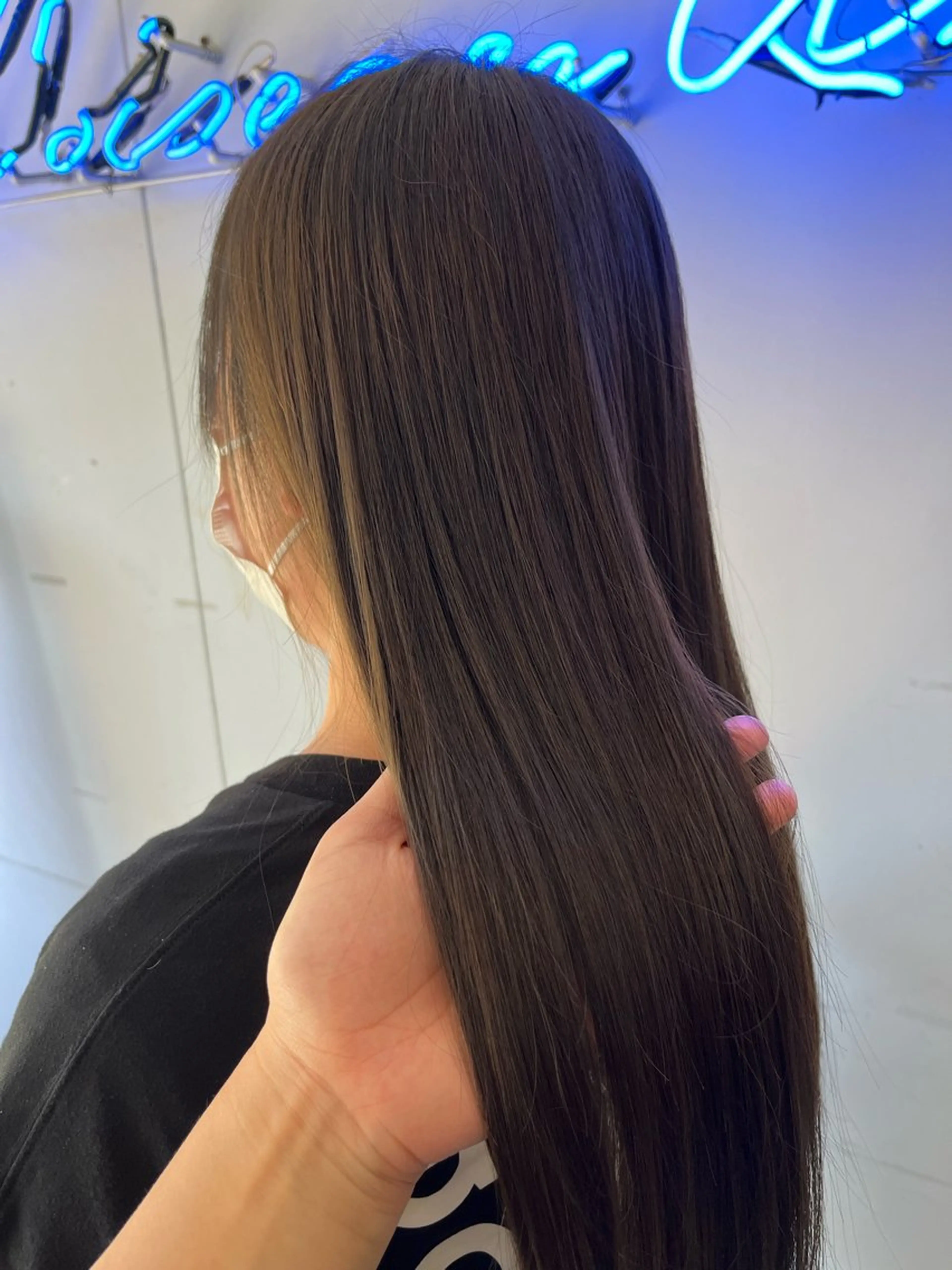 ロング ヘアカラー 山下 茜のヘアスタイル