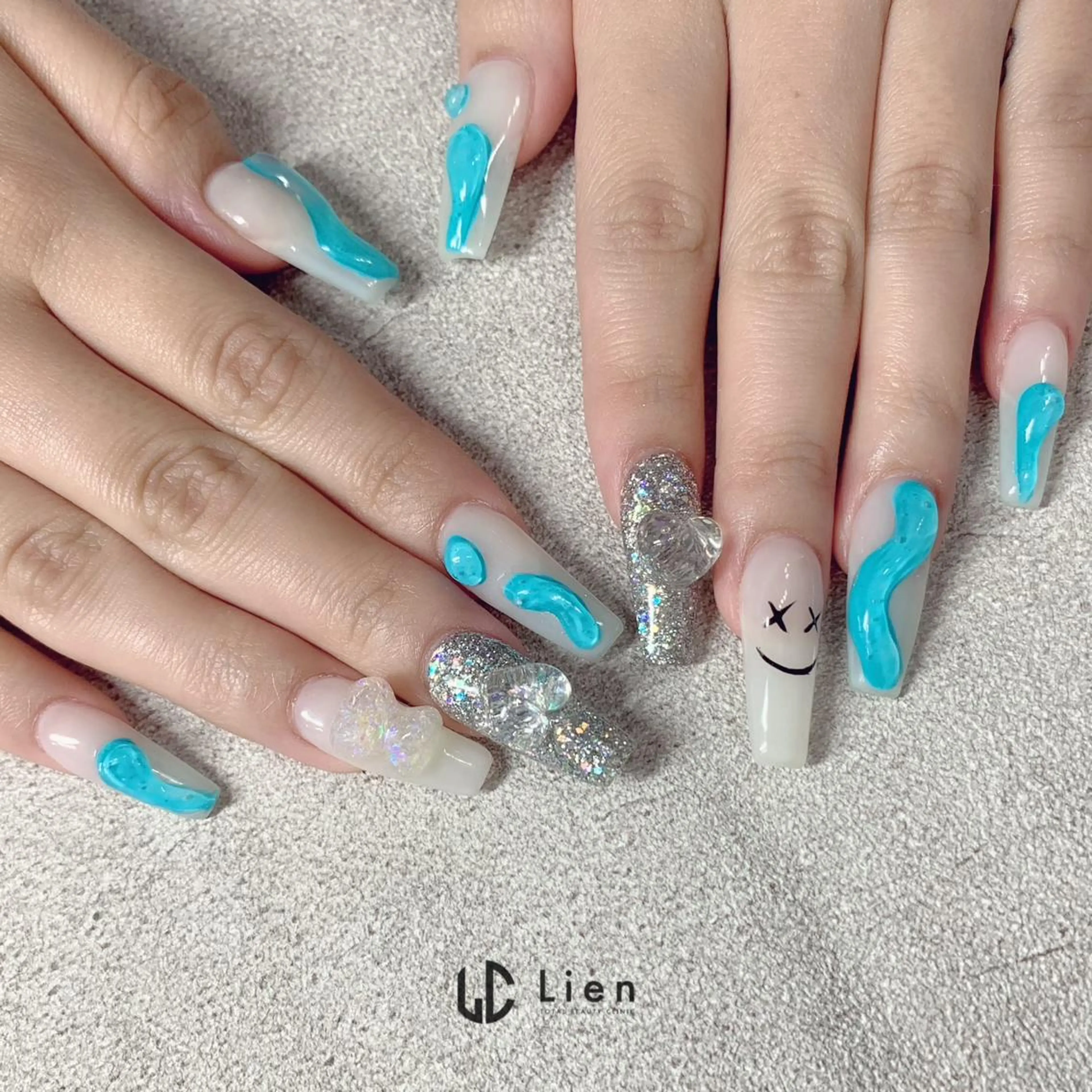 ネイル 山田 真里のネイルデザイン