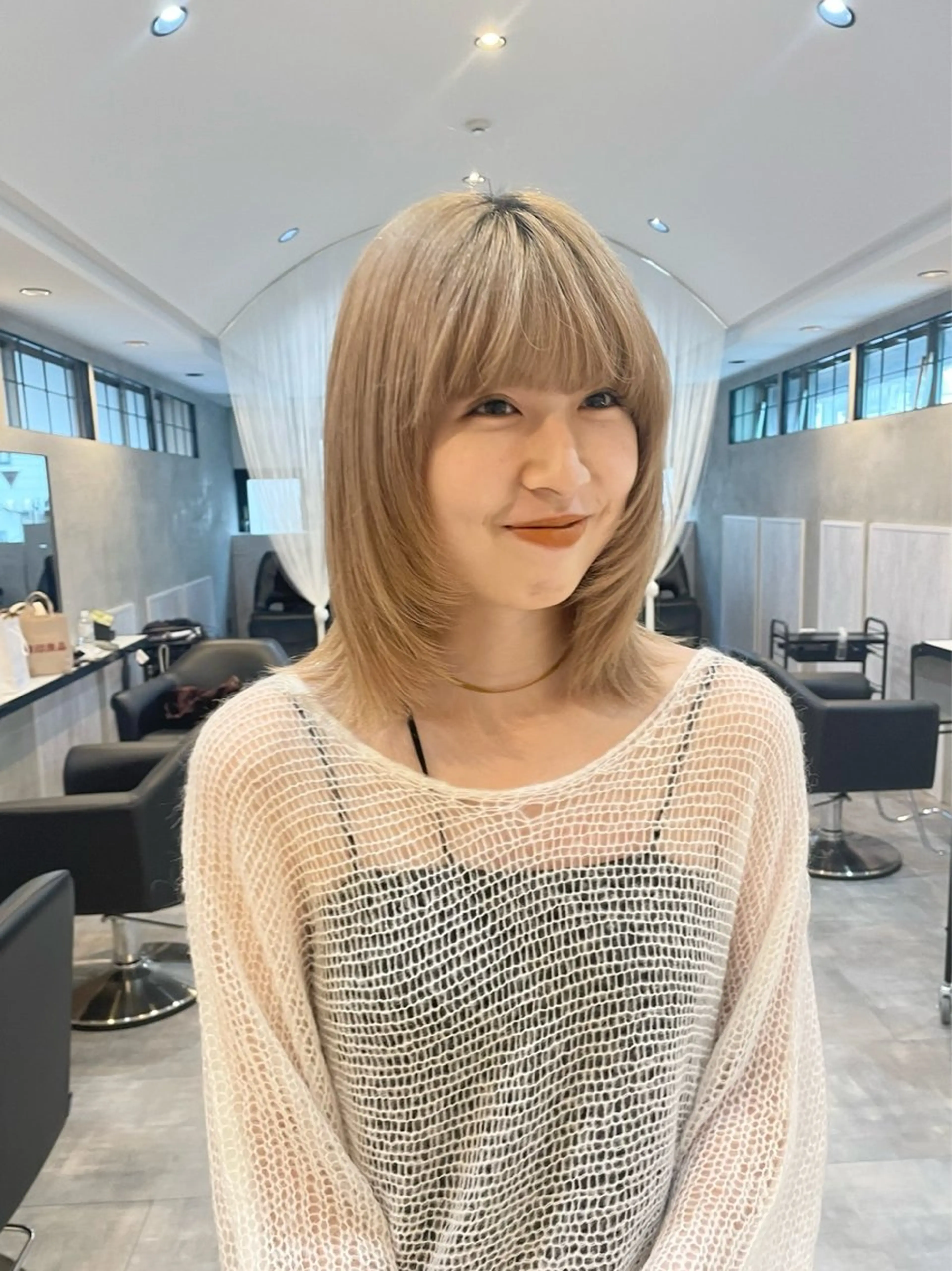 ミディアム カラー デザインカット 顔周りカット カット 渋谷 留菜のヘアスタイル