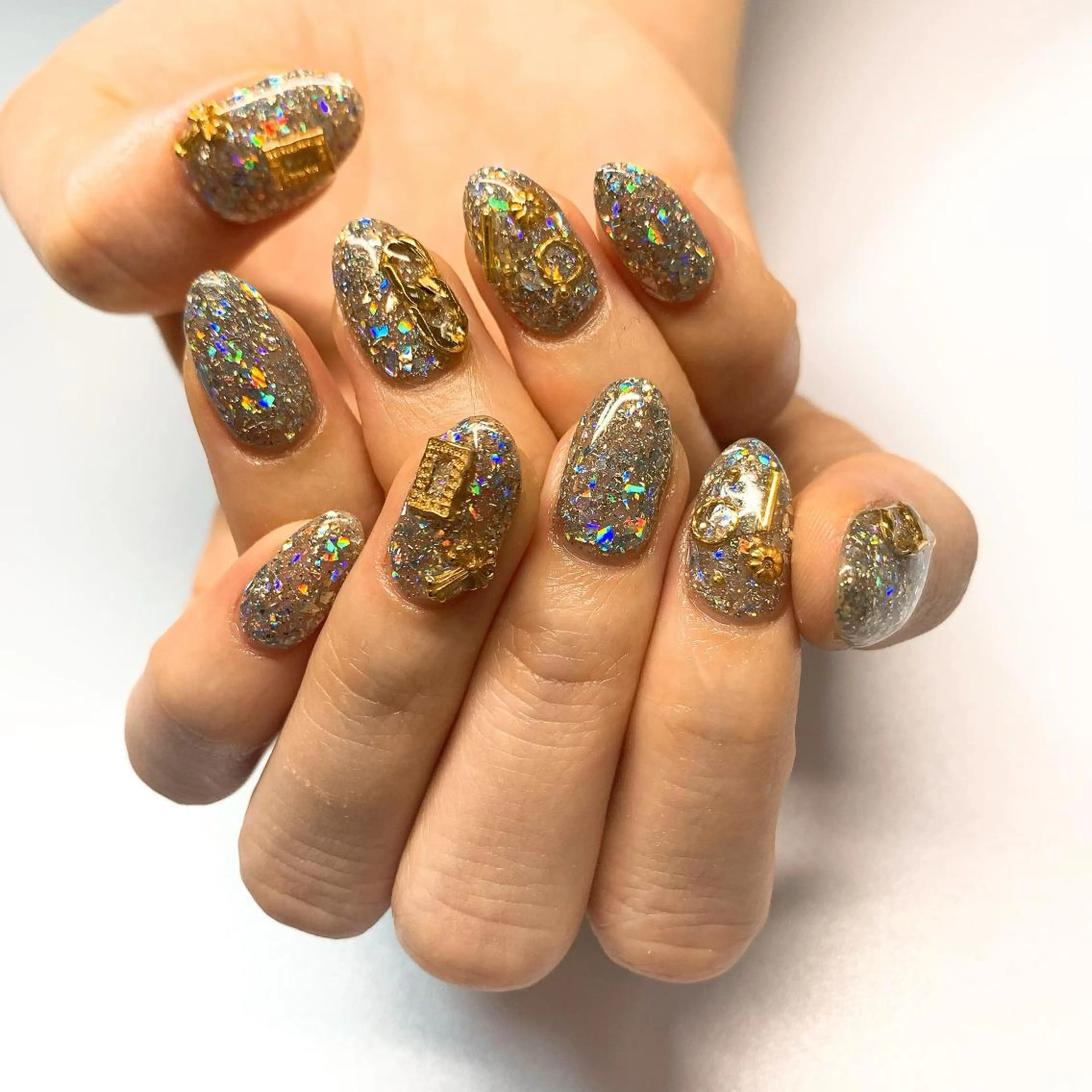 ネイル キラキラネイル vivi nailのネイルデザイン