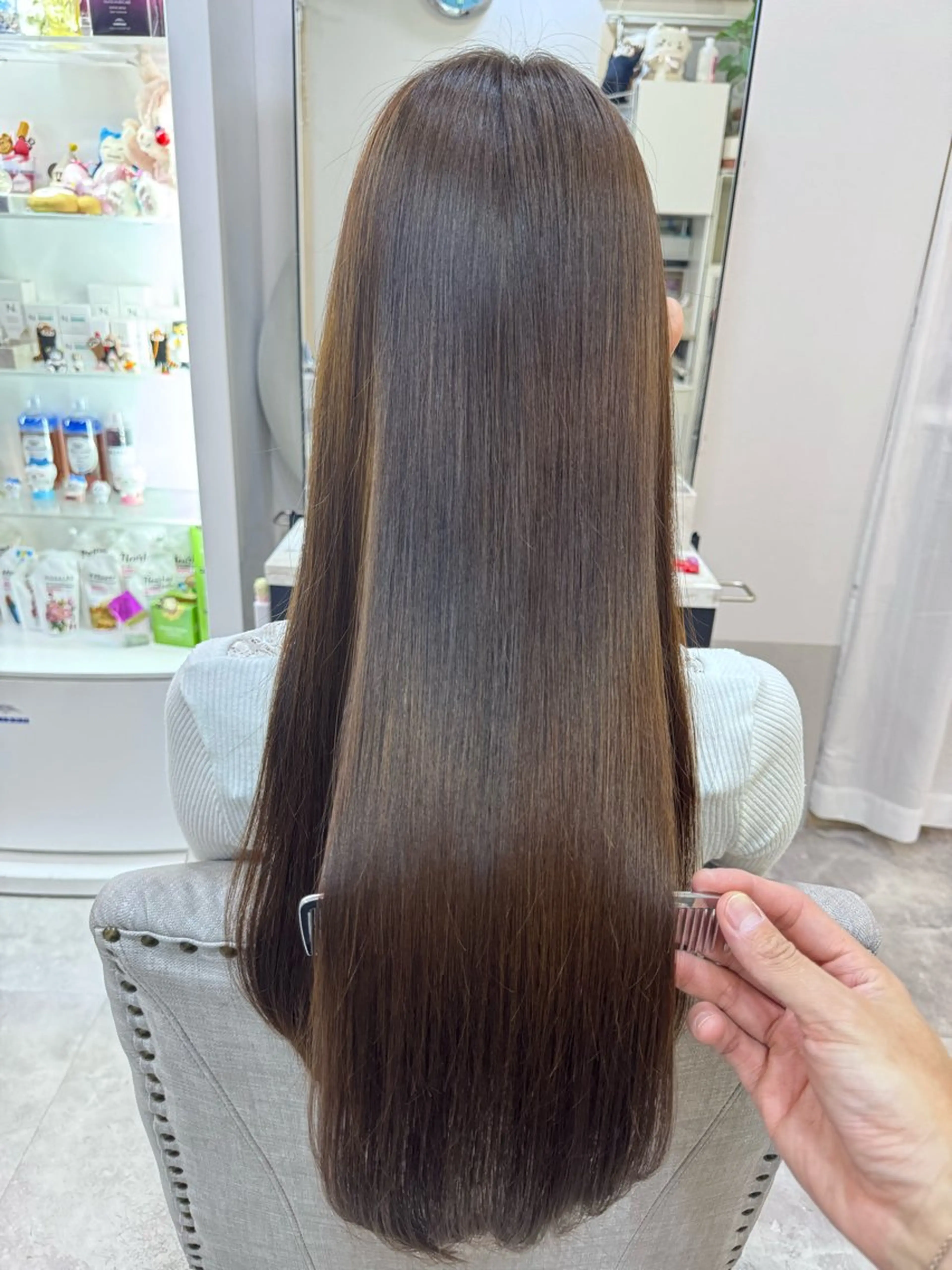 ロング カラー パーマ ヘアアレンジ フォギーグレージュ グレージュ 髪質改善 悩める癖毛の救世主✨ あべタクヤ🫧のヘアスタイル