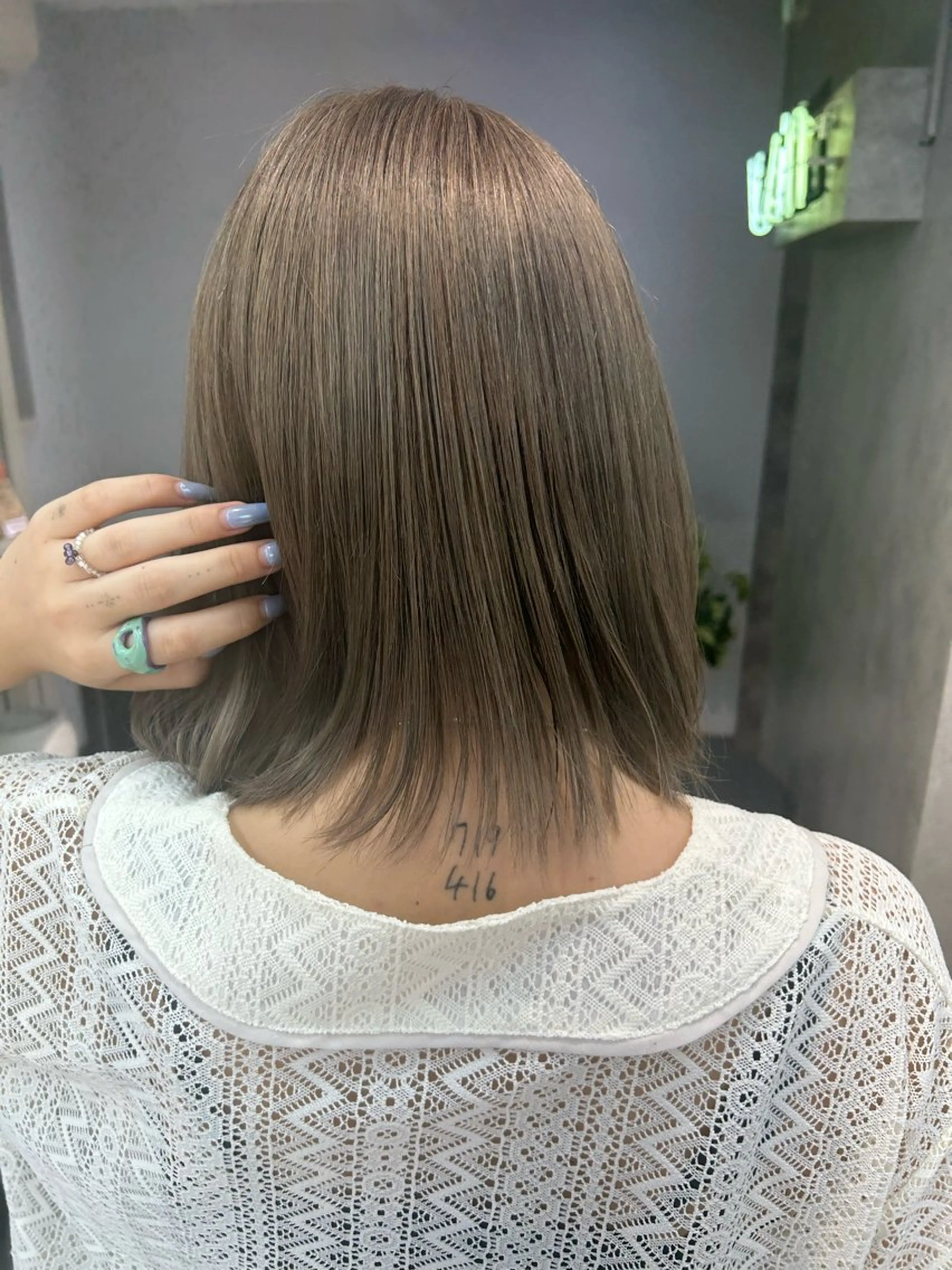 ミディアム カラー ベージュカラー ミルクティーベージュ ナチュラル×色気パ ーマ 渋谷/マナミのヘアスタイル