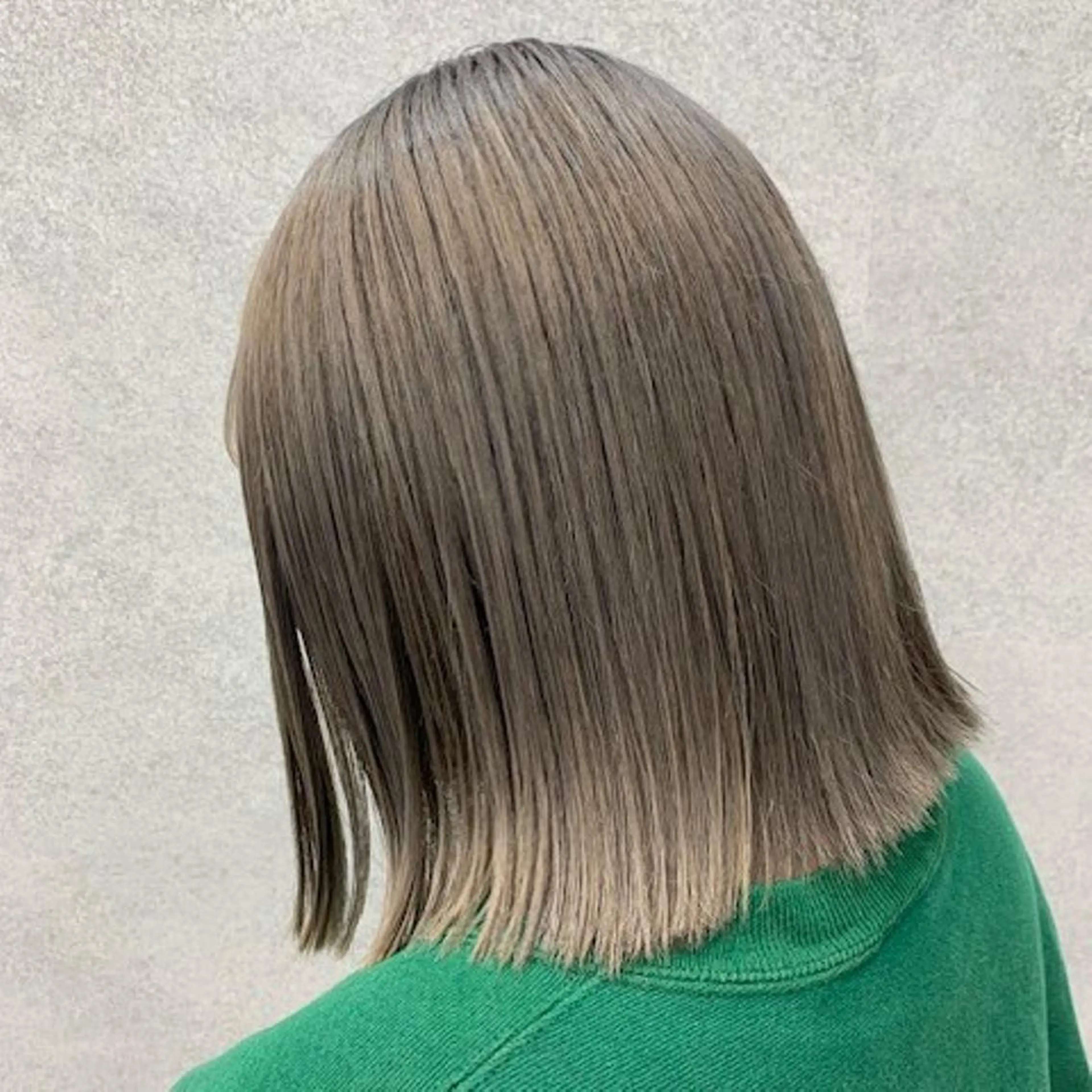 ミディアム カット ヘアカラー トリートメント ミルクティーベージュ 近鉄奈良駅　向田のヘアスタイル