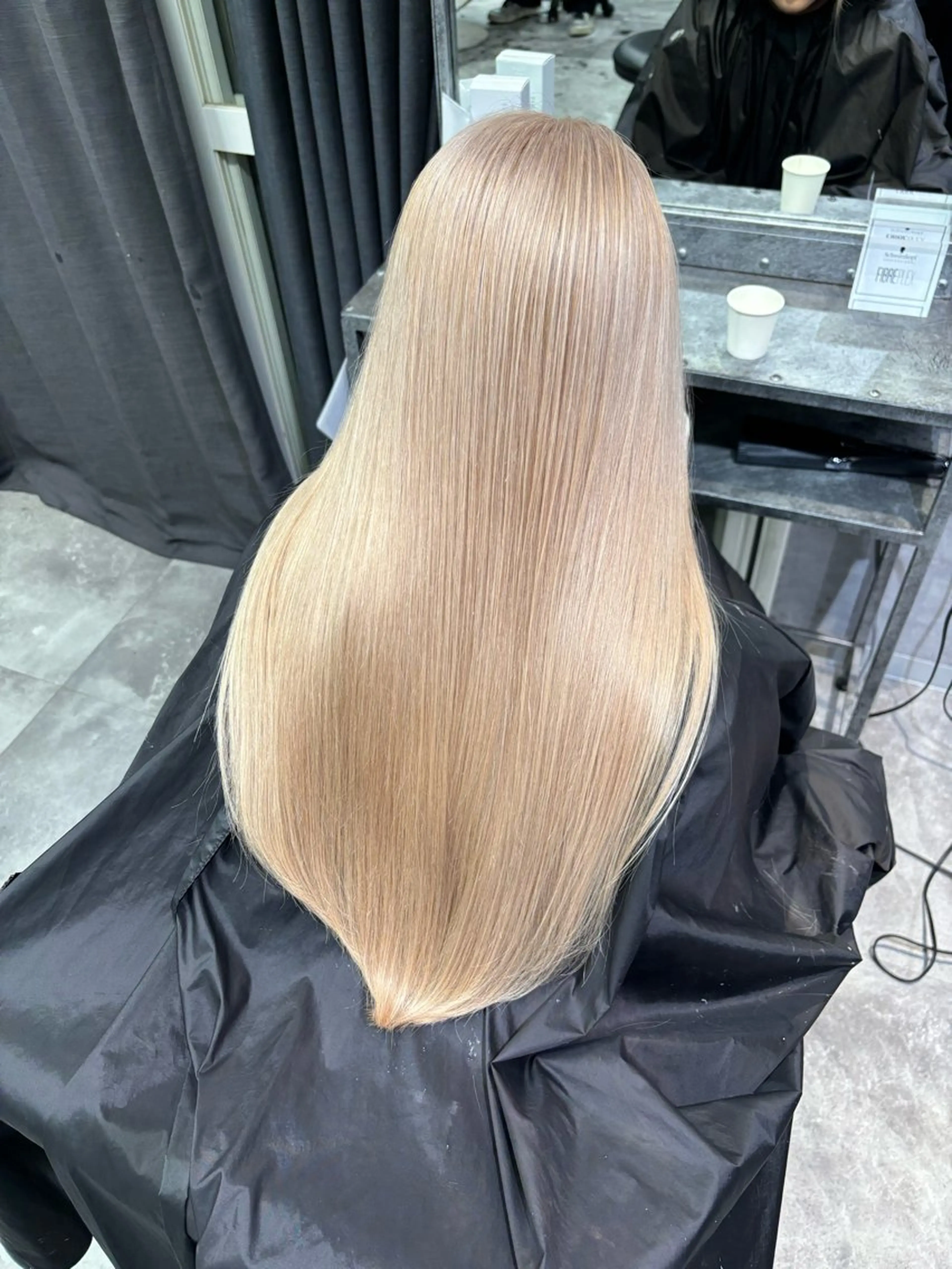 カラー ブロンド カレン mimiiyのヘアスタイル