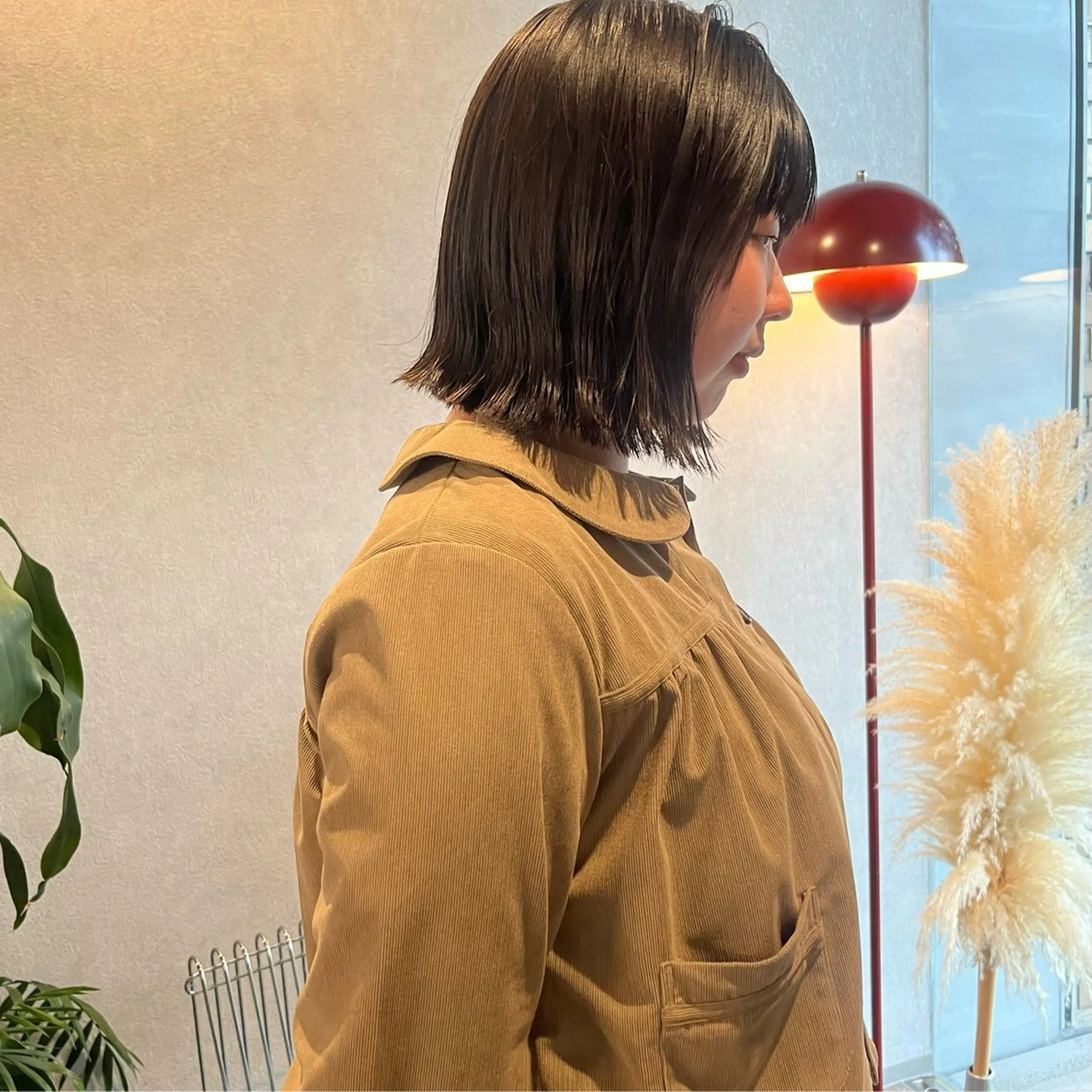 ミディアム カラー ボブ 外ハネヘア カット ヘアカラー トリートメント yuumi/大濠🪷 顔周り/ハイトーンのヘアスタイル