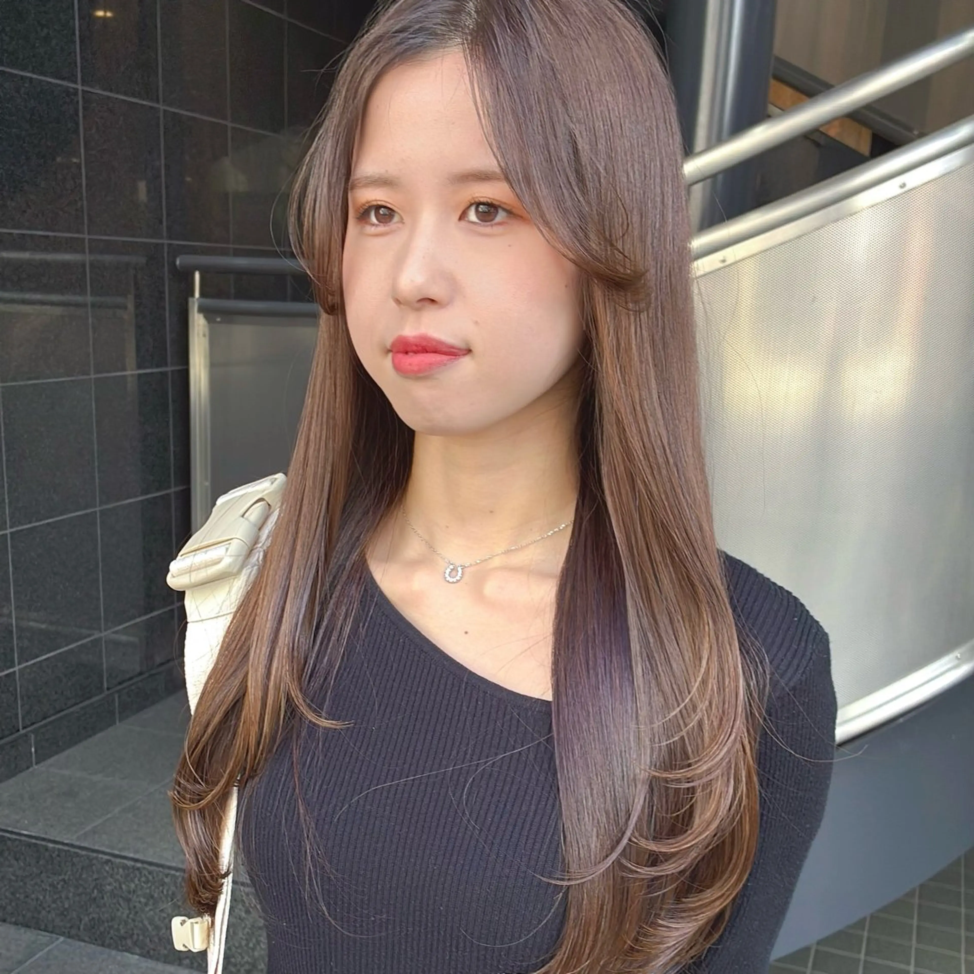 ロング レイヤーカット ロング カット ヘアカラー calna 古賀 菜摘のヘアスタイル