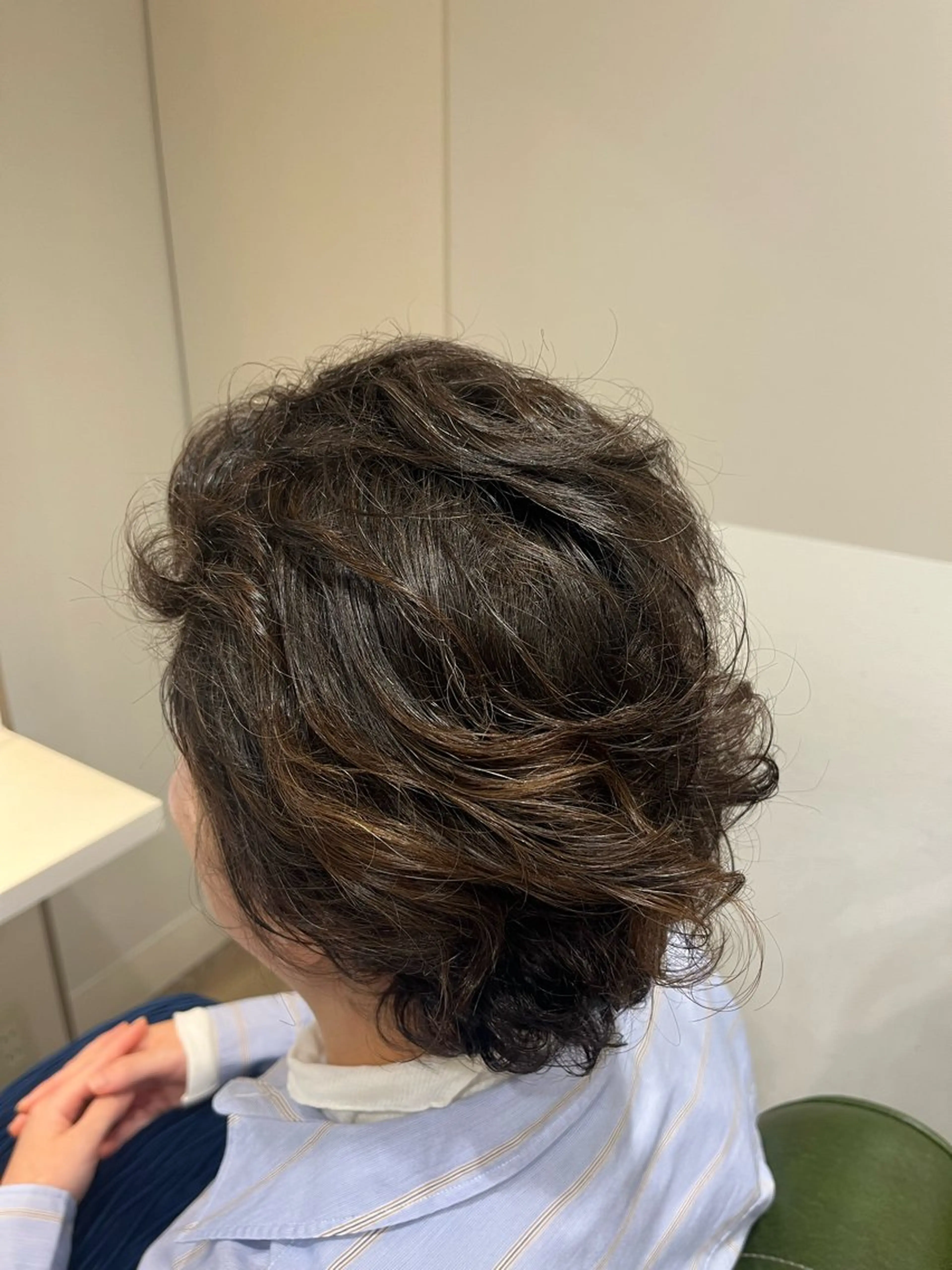 ショート カラー 小鴨 美佳のヘアスタイル