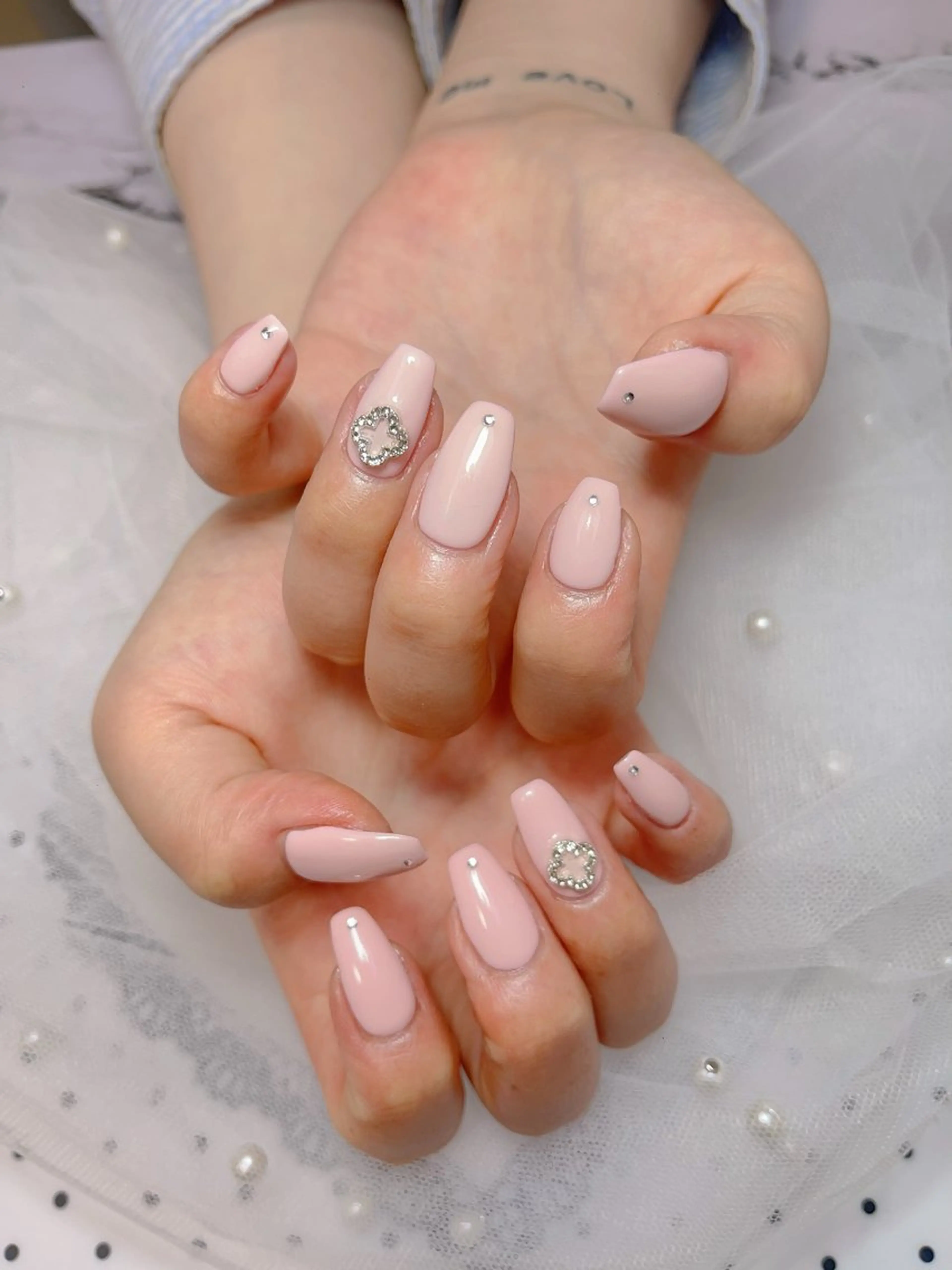 カラー 西野 カナのネイルデザイン