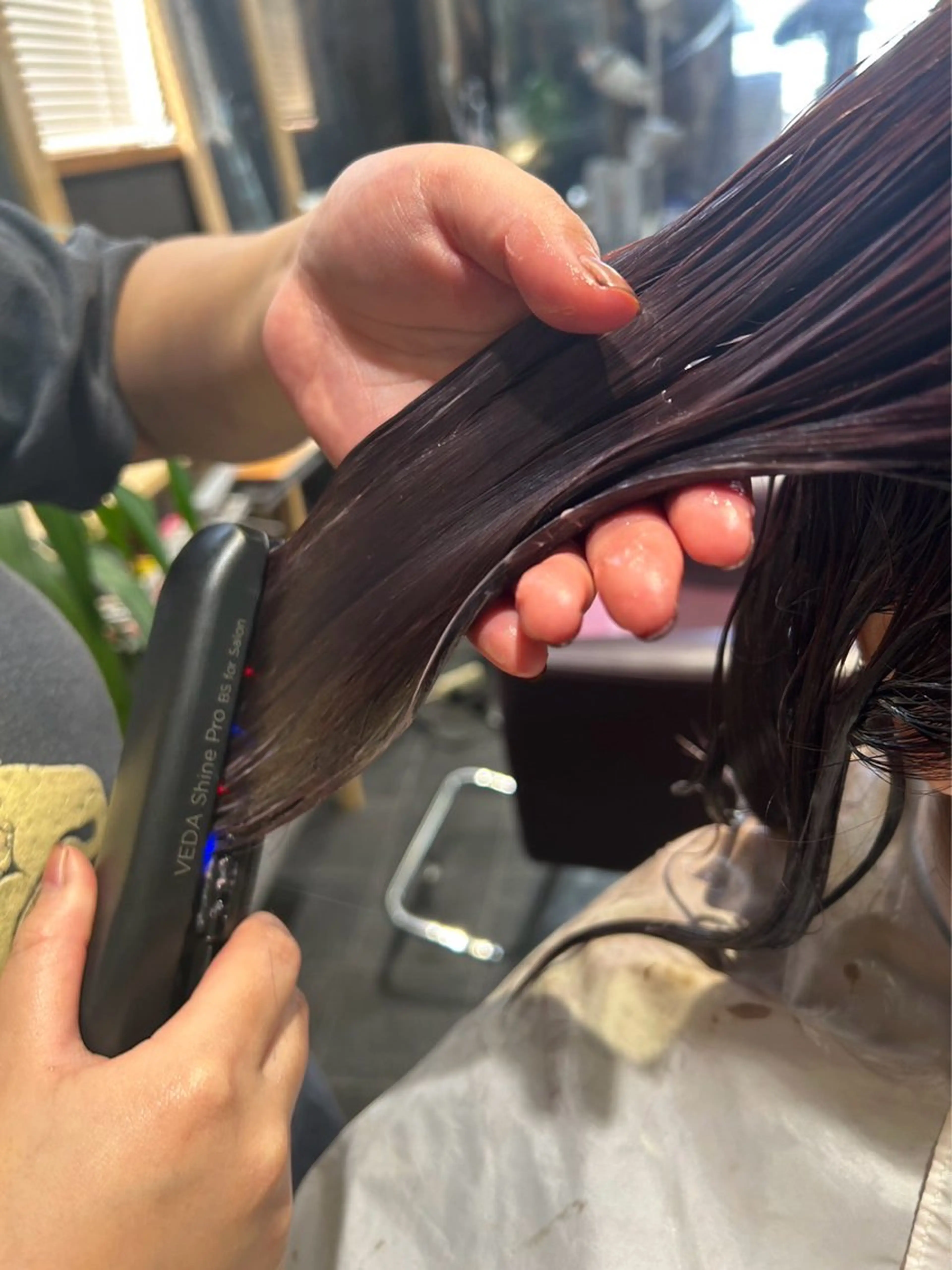 セミロング トリートメント はた ひなみのヘアスタイル