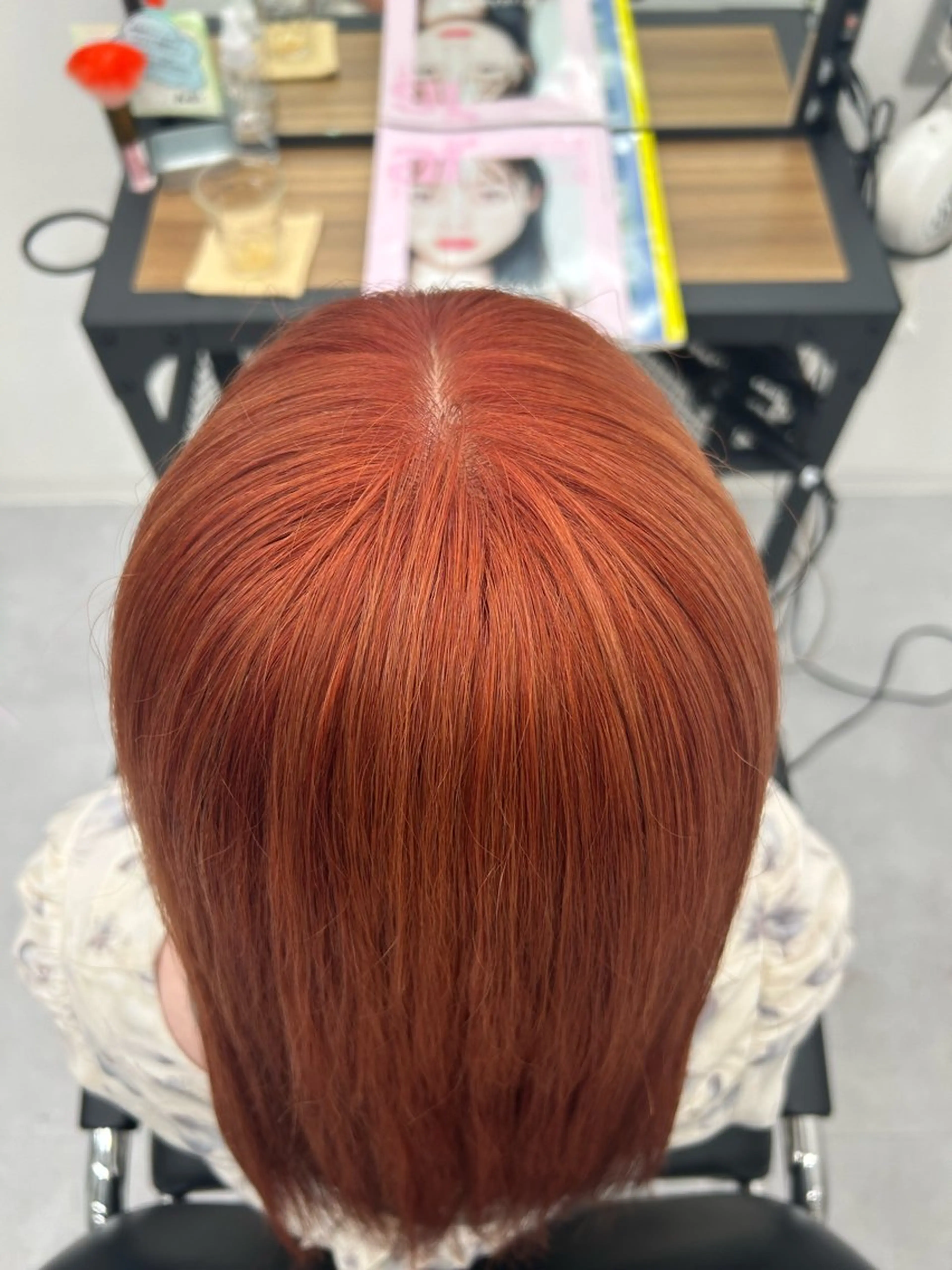 セミロング カラー レイヤー ハイトーン 暖色⭐︎KANAKOのヘアスタイル