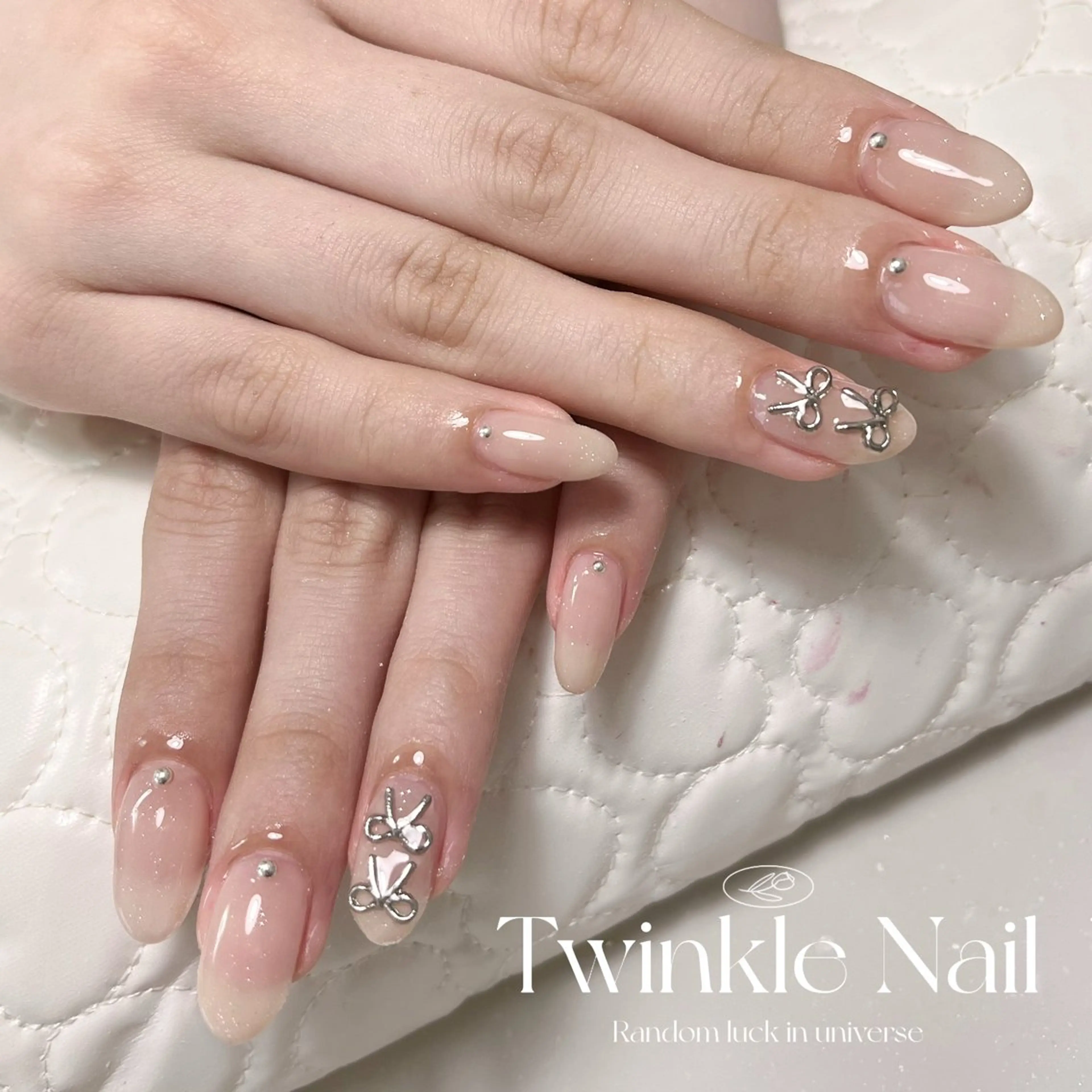 ネイル ガーリー リボン シンプルネイル Twinkle Nail Kuboのネイルデザイン