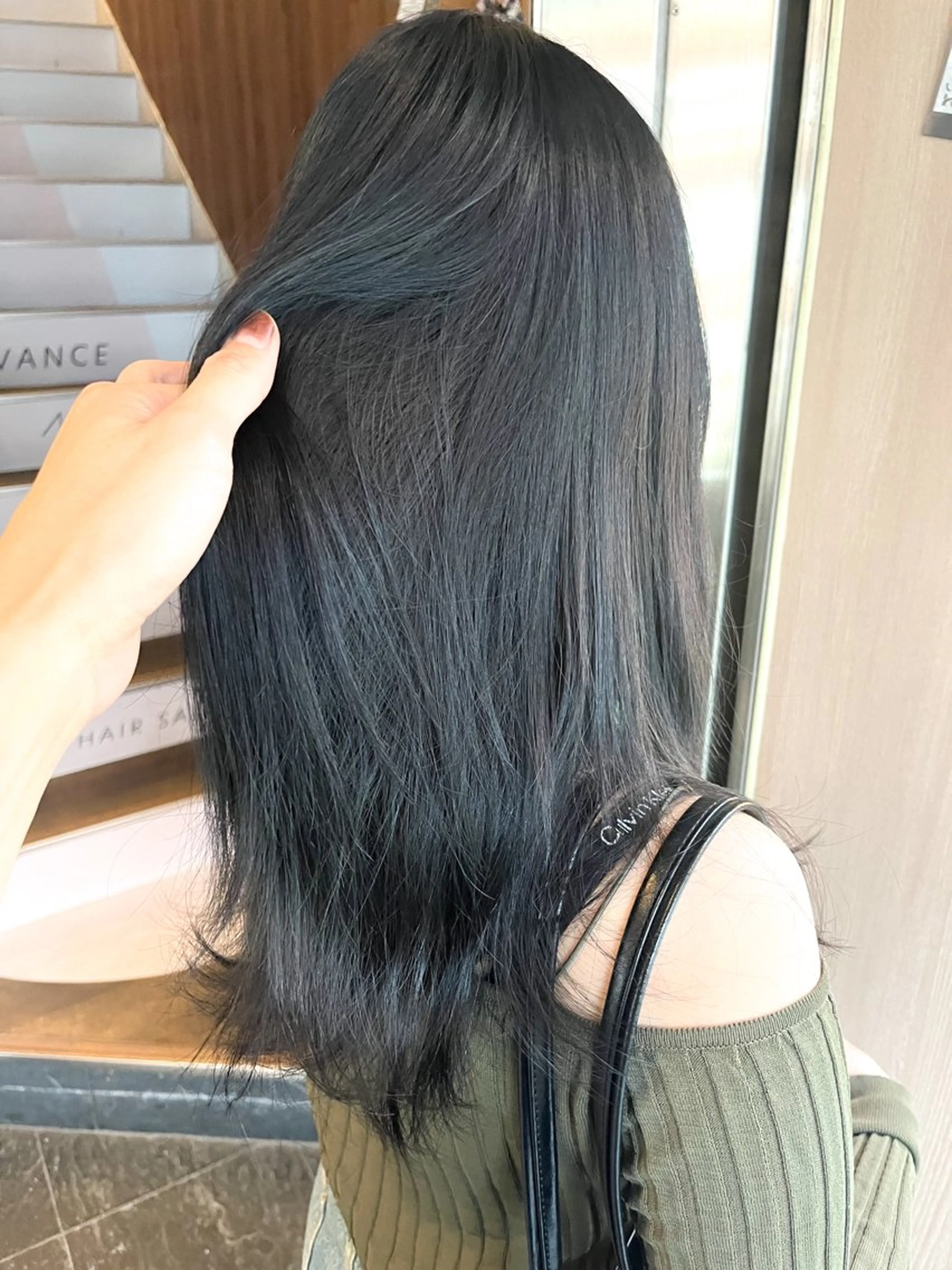 ロング カラー ヘアアレンジ 透明感カラー ヘアカラー トリートメント 【暗め透明感カラー】 【インナー】小島良太のヘアスタイル